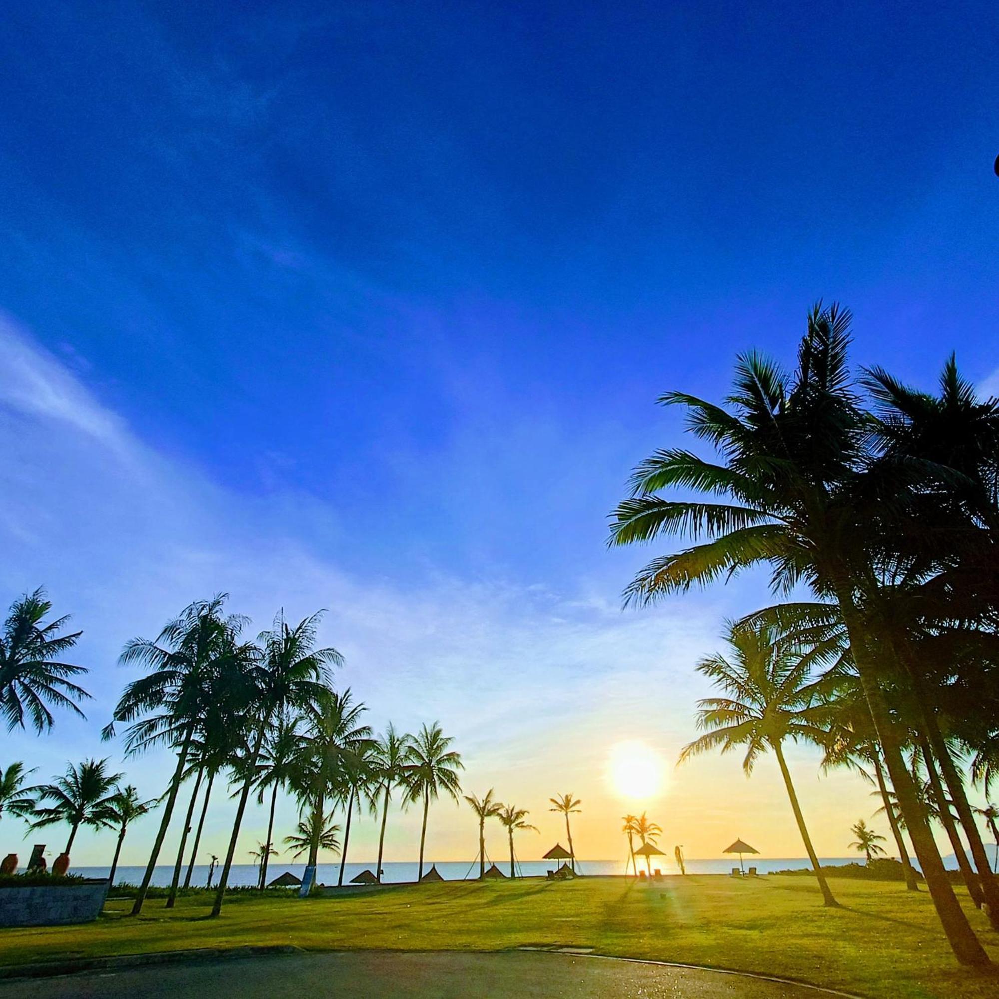 Villa 6 Bedrooms Luxury & Beachfront Da Nang