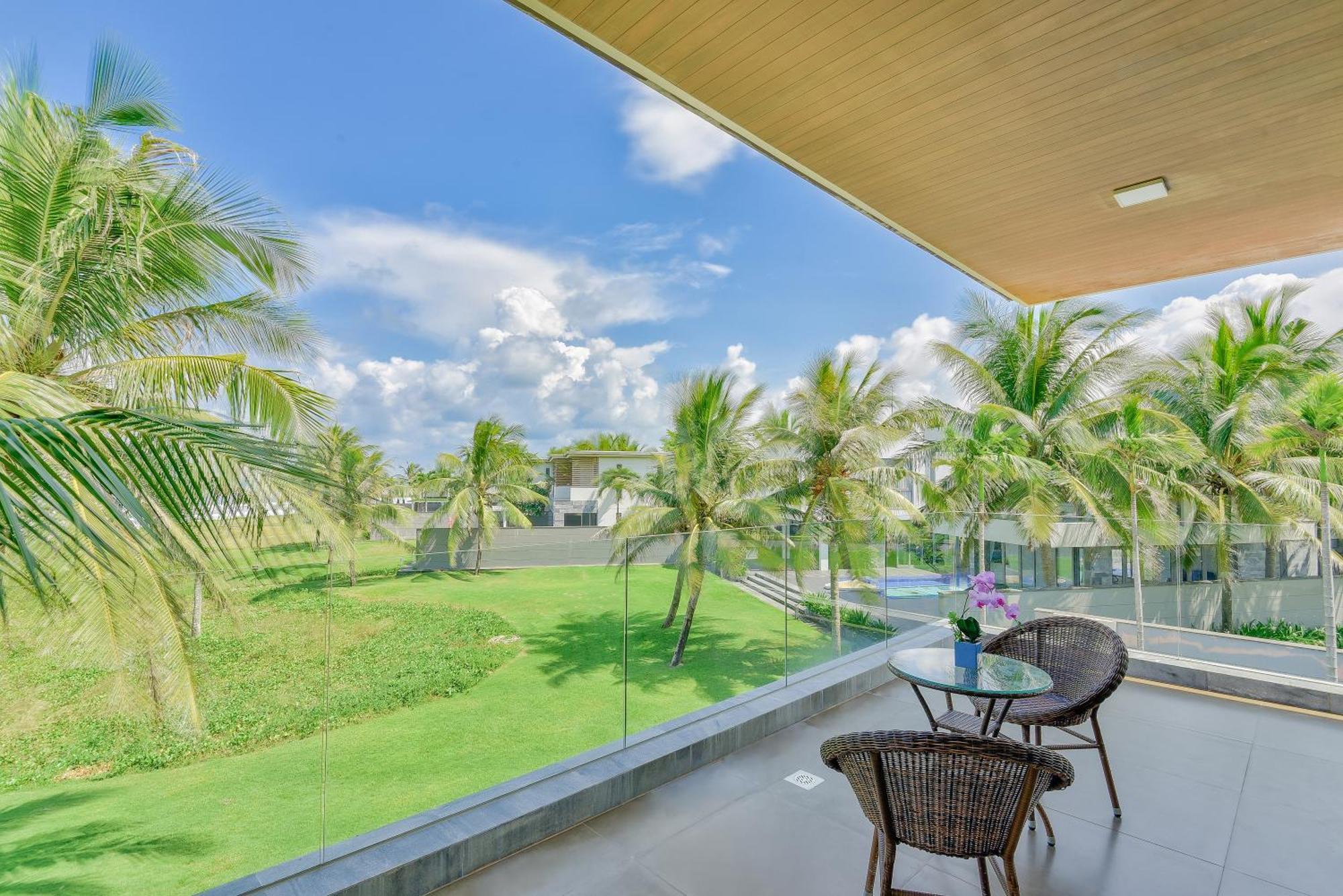 7 Bedrooms Beachfront Luxury Da Nang