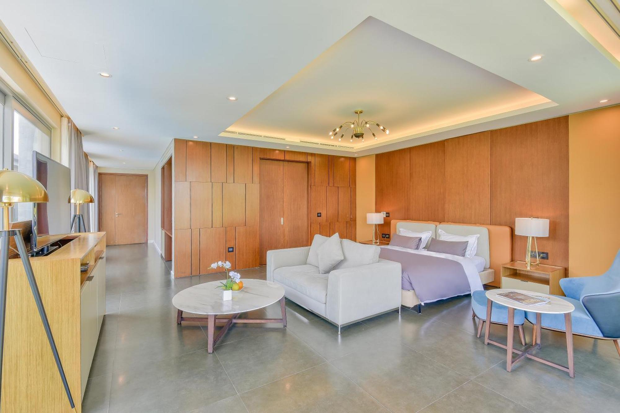 7 Bedrooms Beachfront Luxury Da Nang