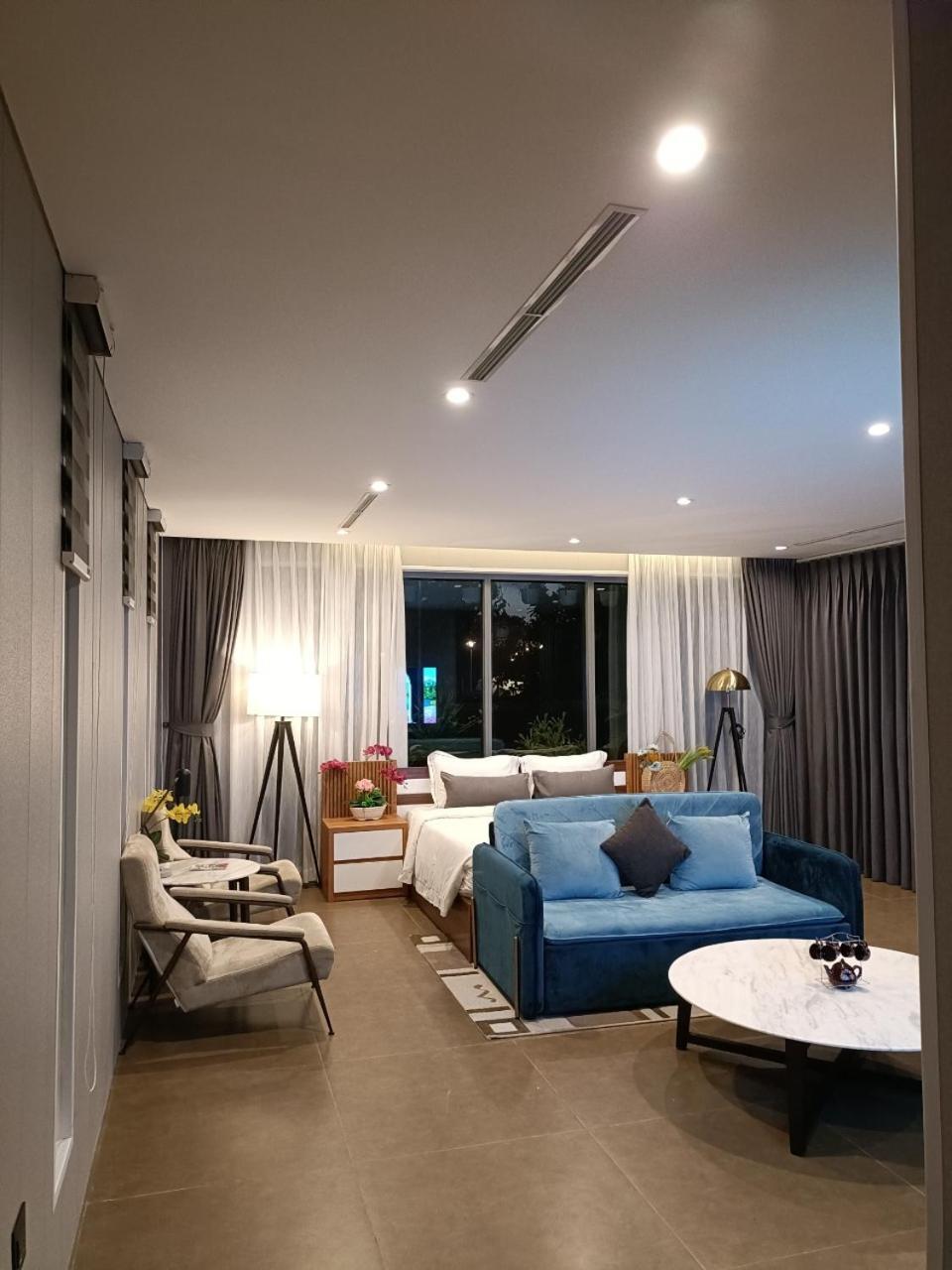 7 Bedrooms Beachfront Luxury Villa