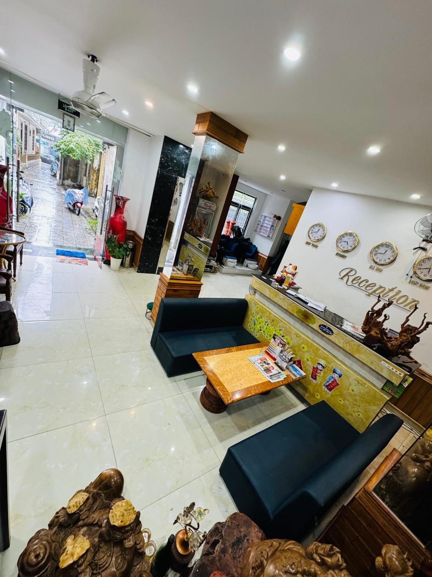 Khách sạn Sapphire 2*