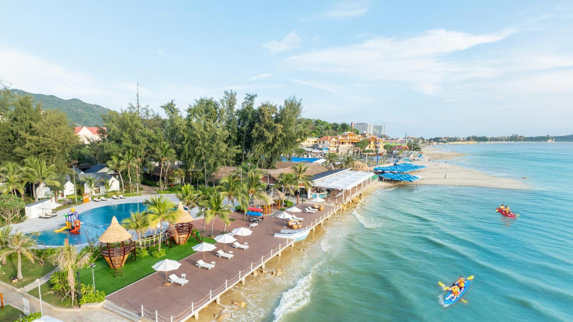 Palace Long Resort