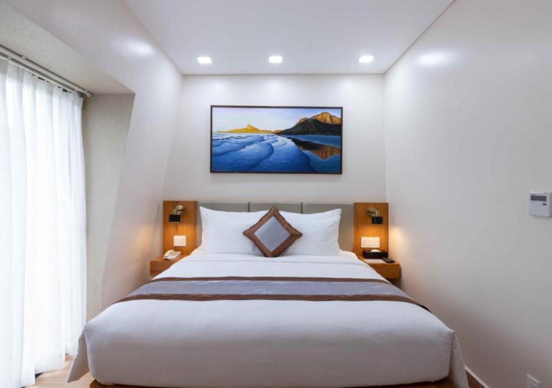 Hotel Marina Bay Con Dao 4*