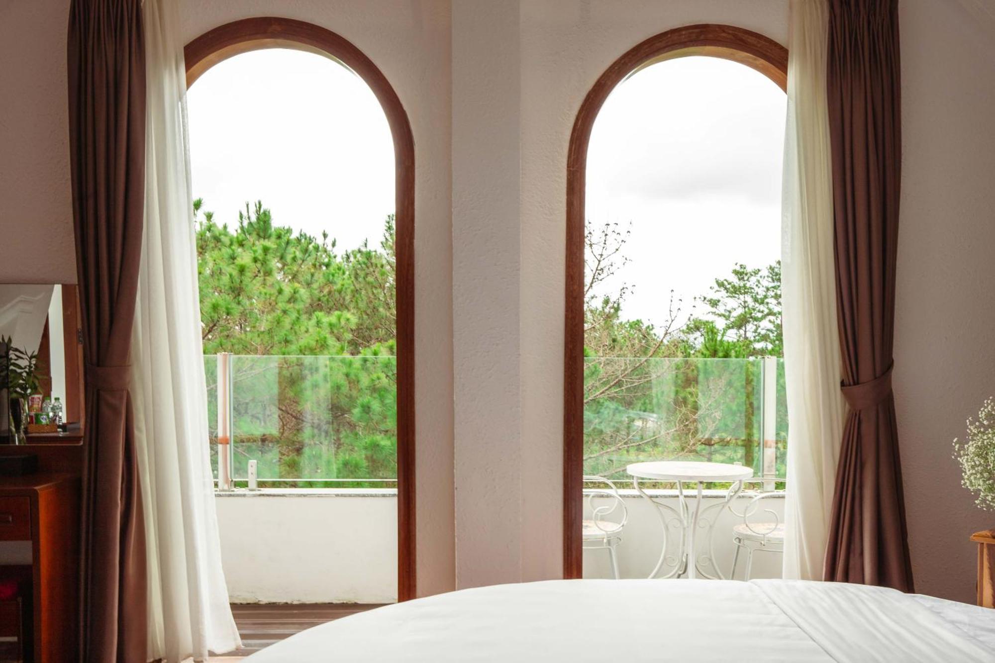 Rừng Lá Kim Khu nghỉ mát 4*