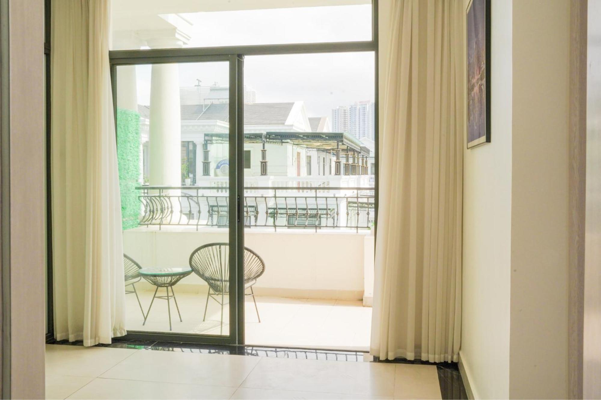 Merci Vinhomes Marina Phong Apartment *