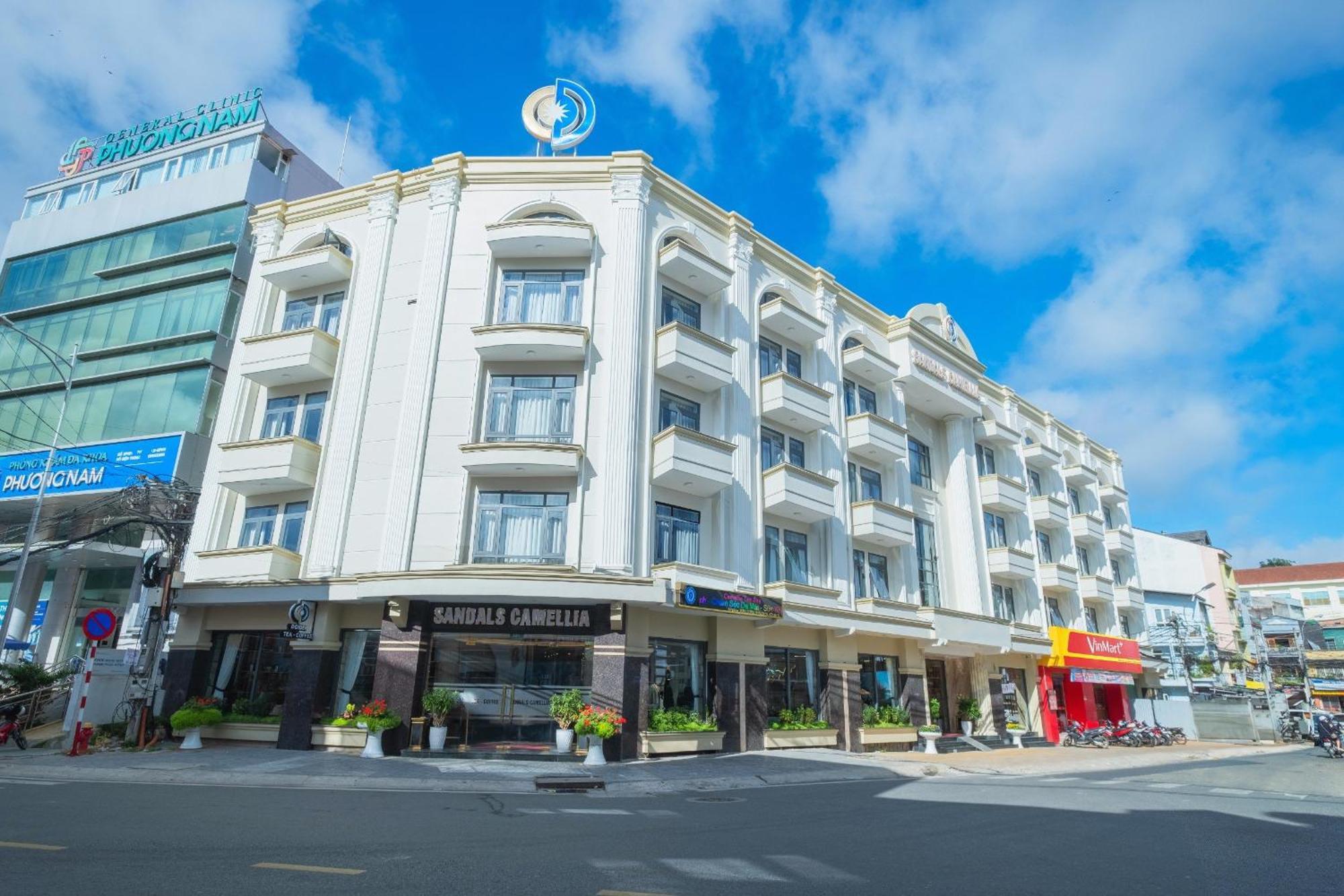 Sandals Camellia Da Lat
