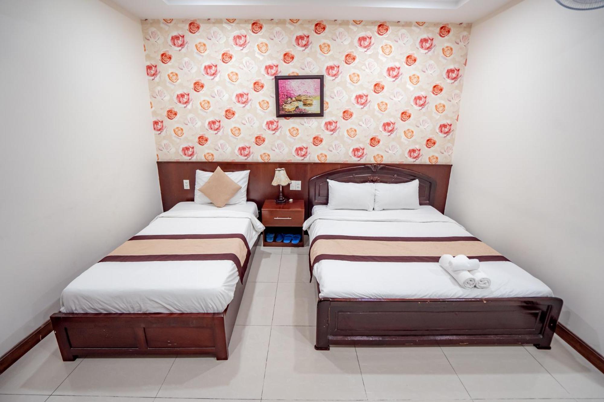 Luxury Hau Giang Khách sạn 2*