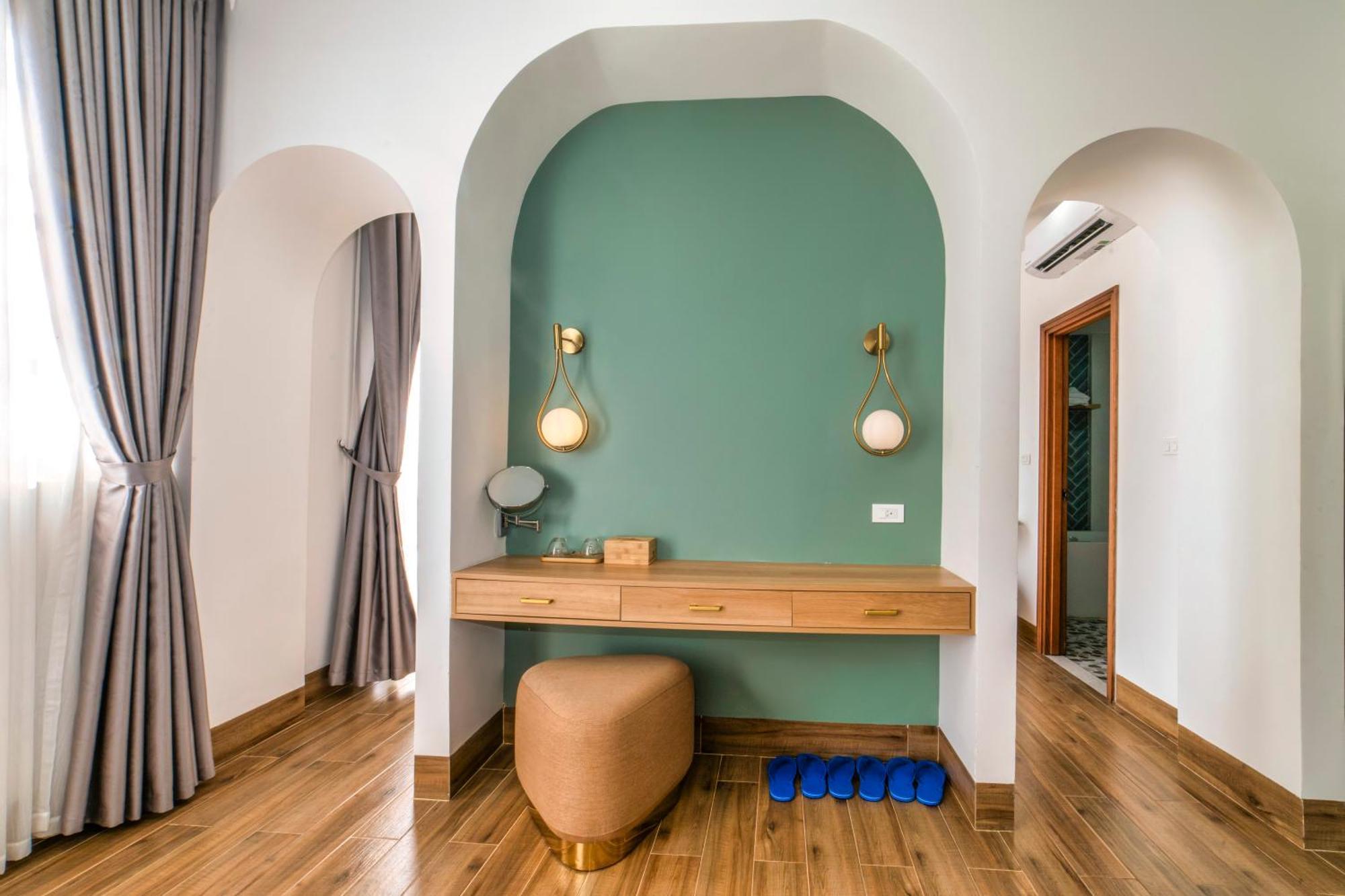Lotus Hillside Hotel 3*