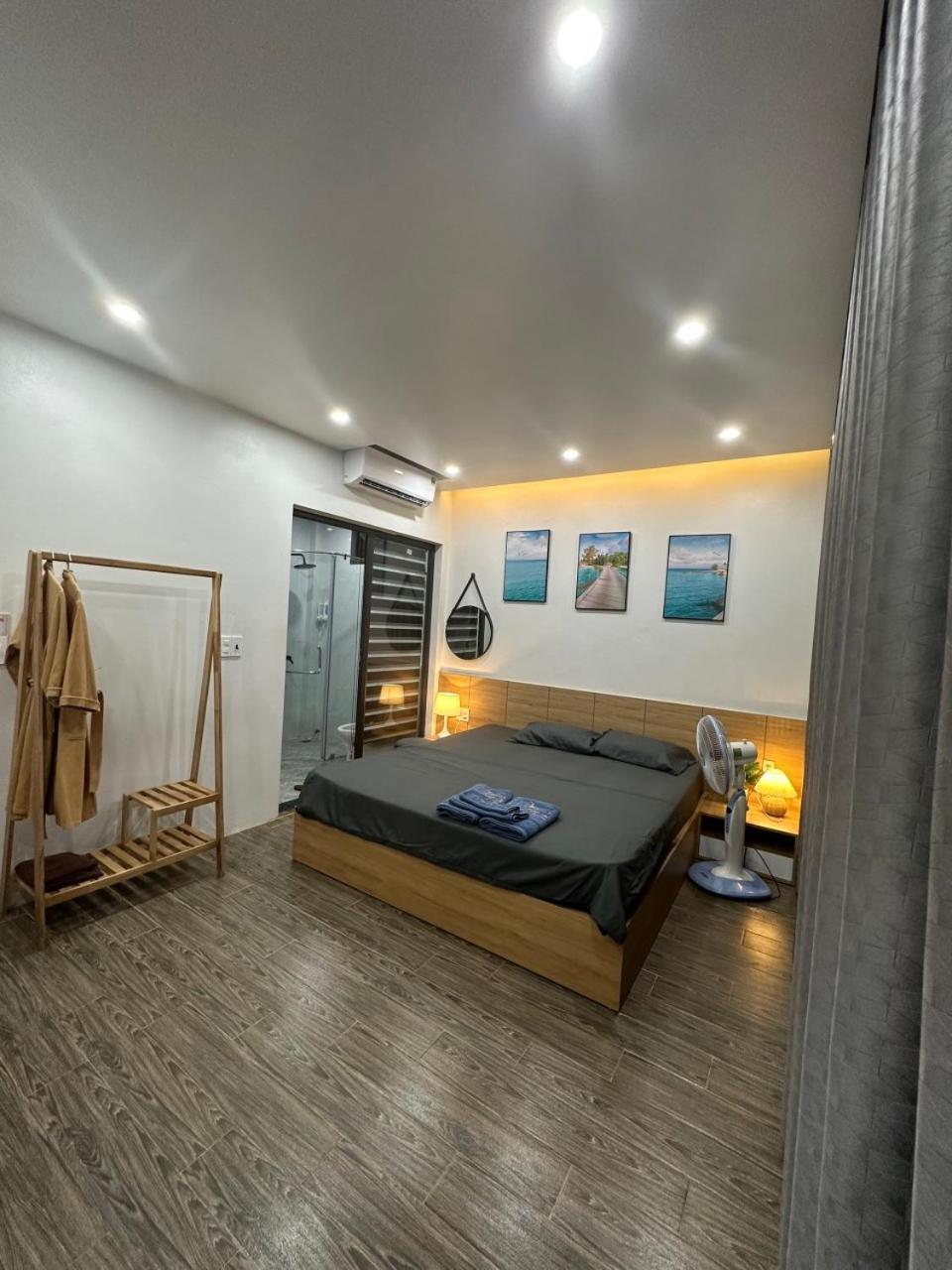 Qui's Hotel 2*