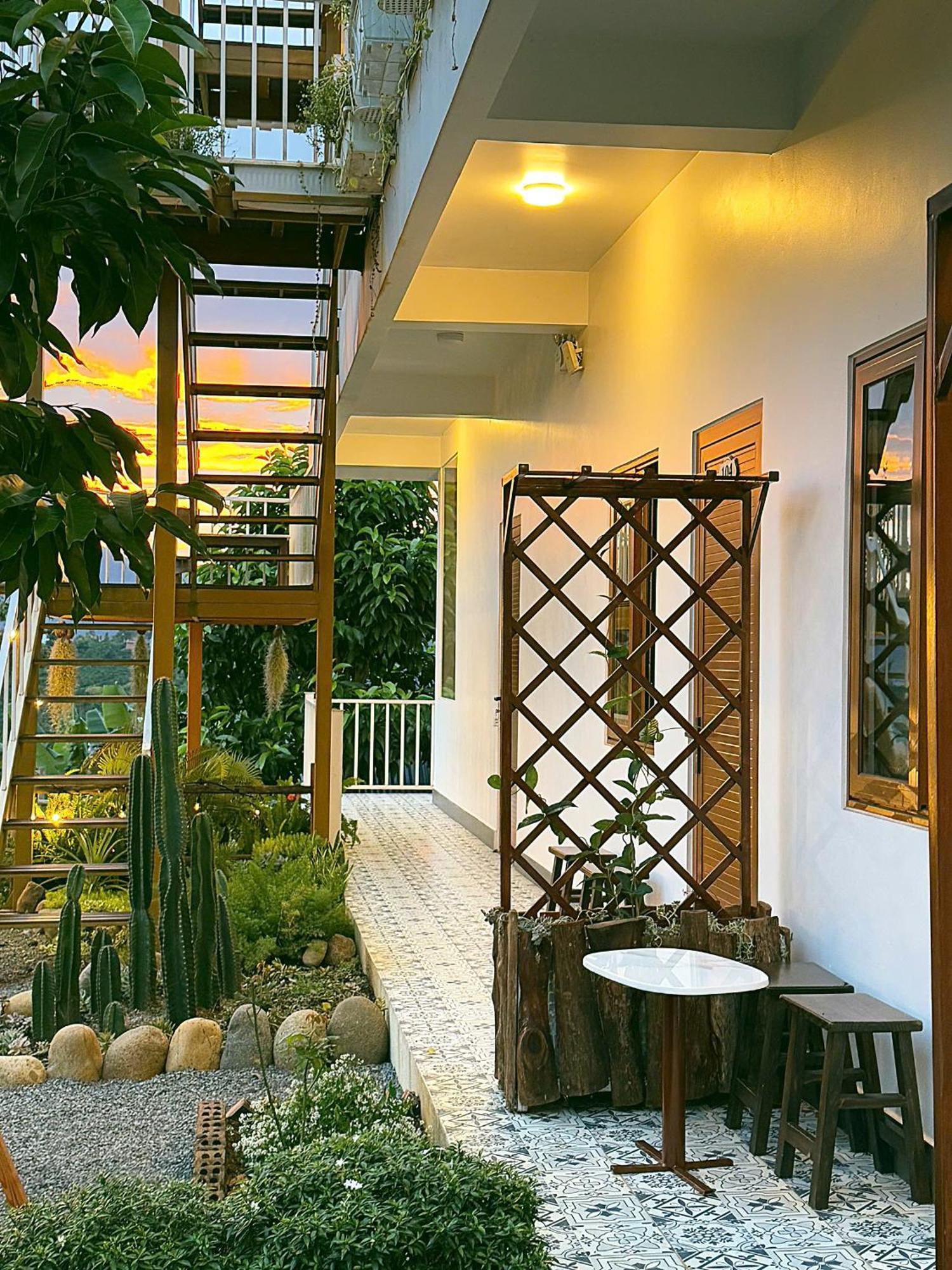 Dua Homestay *