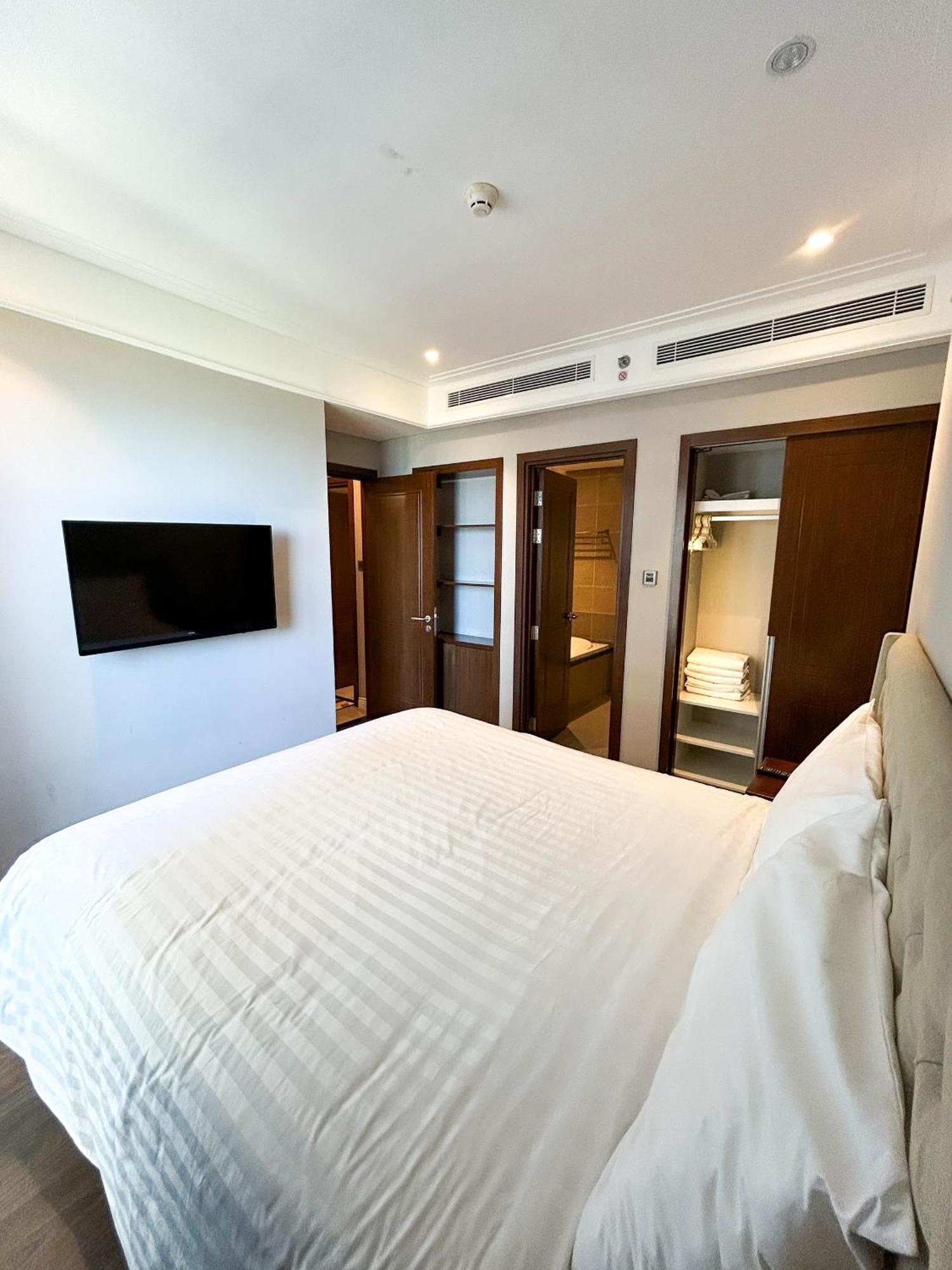 Sunrise Luxury With Ocean View