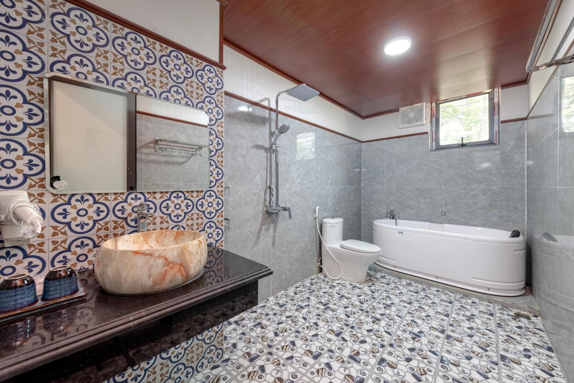 Chay Mountain Retreat 3* Ninh Binh
