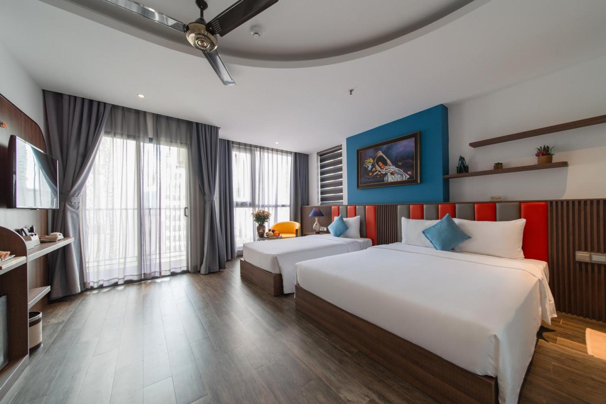 Aaron Boutique Hotel 4*