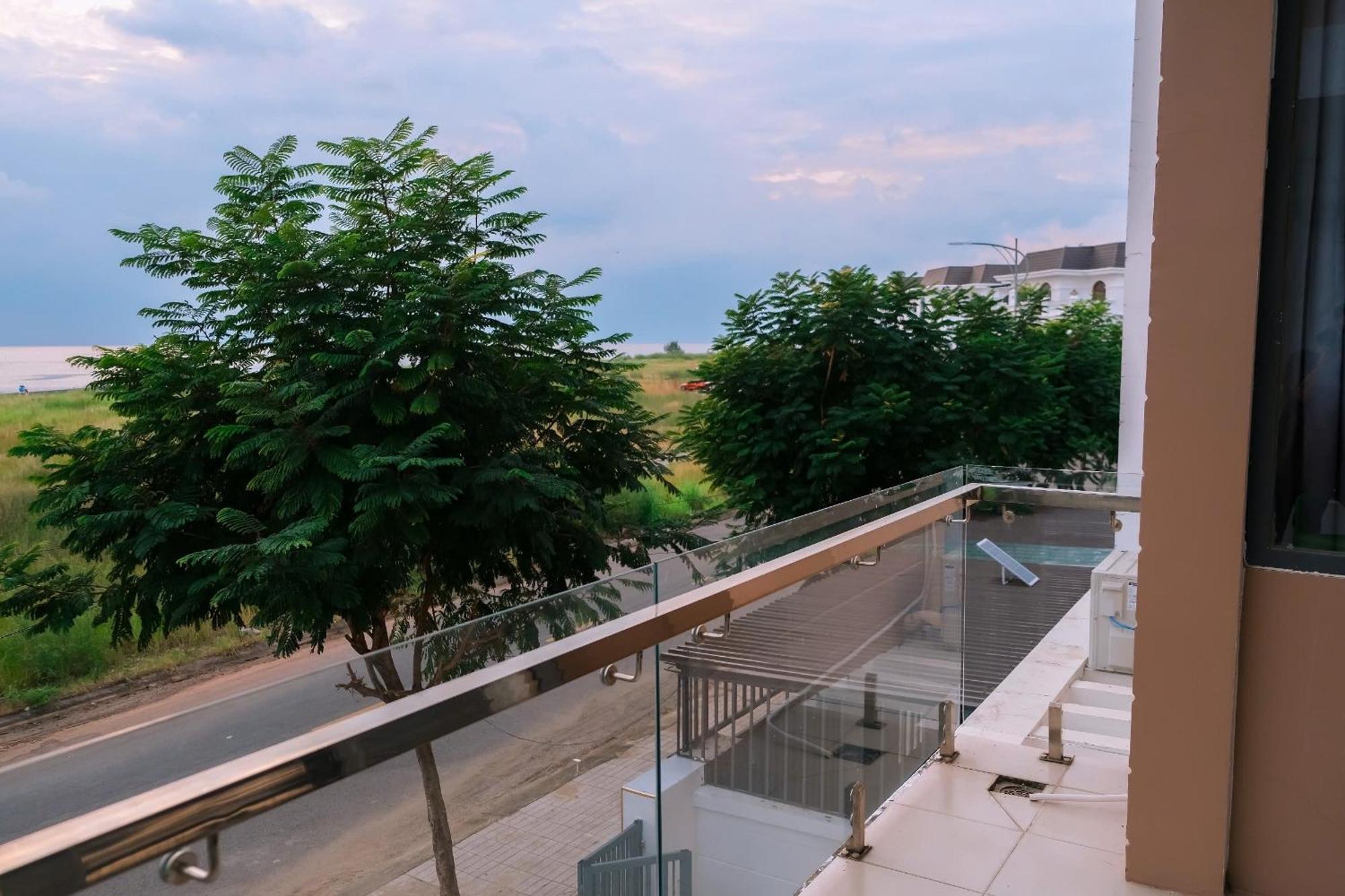 Khach San Khu Ben Tau Hieu Sang 68 Hostel & Villas Seaview Near Rach Gia Harbor * Rach Gia