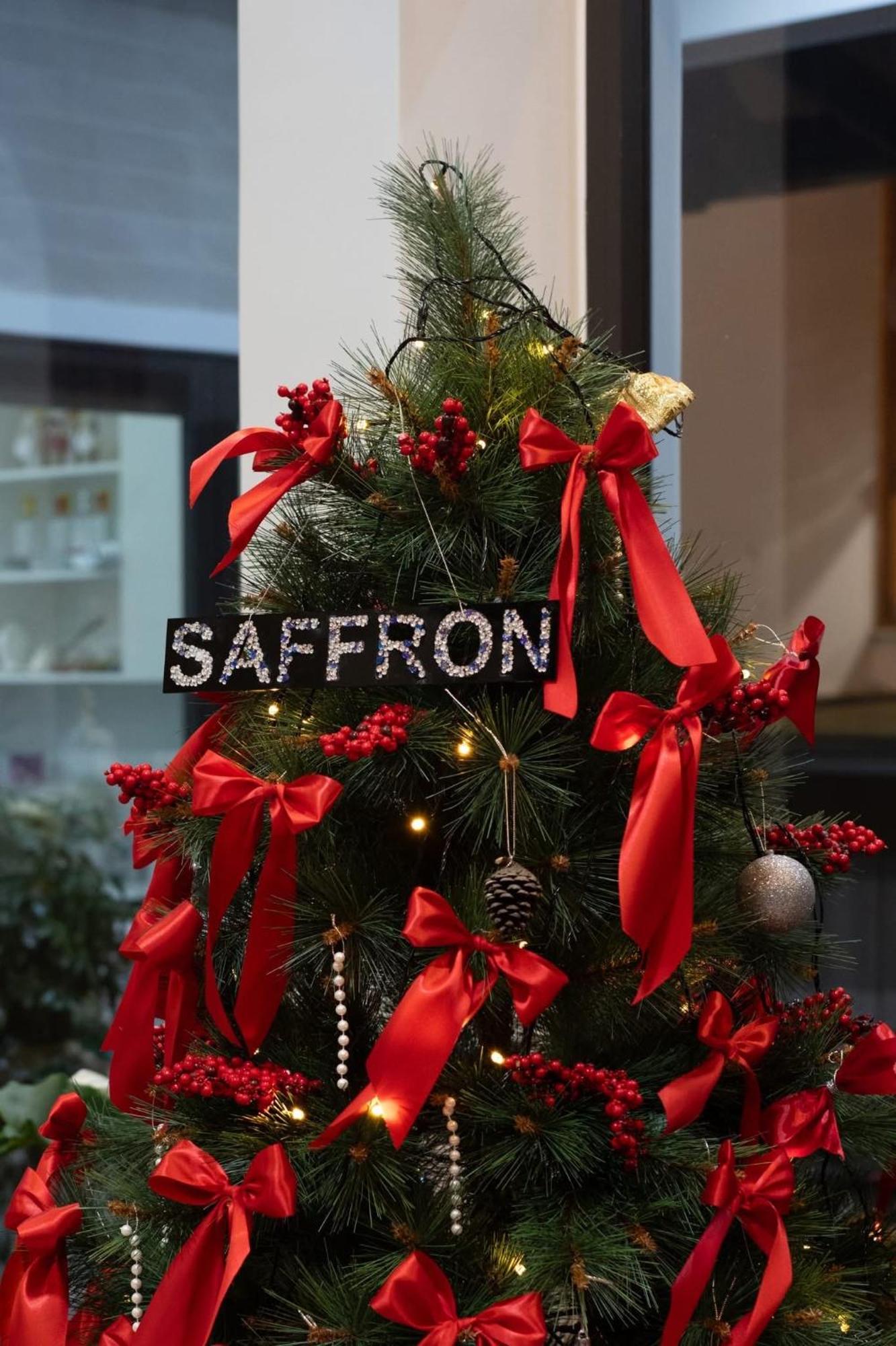 Khách sạn Saffron *