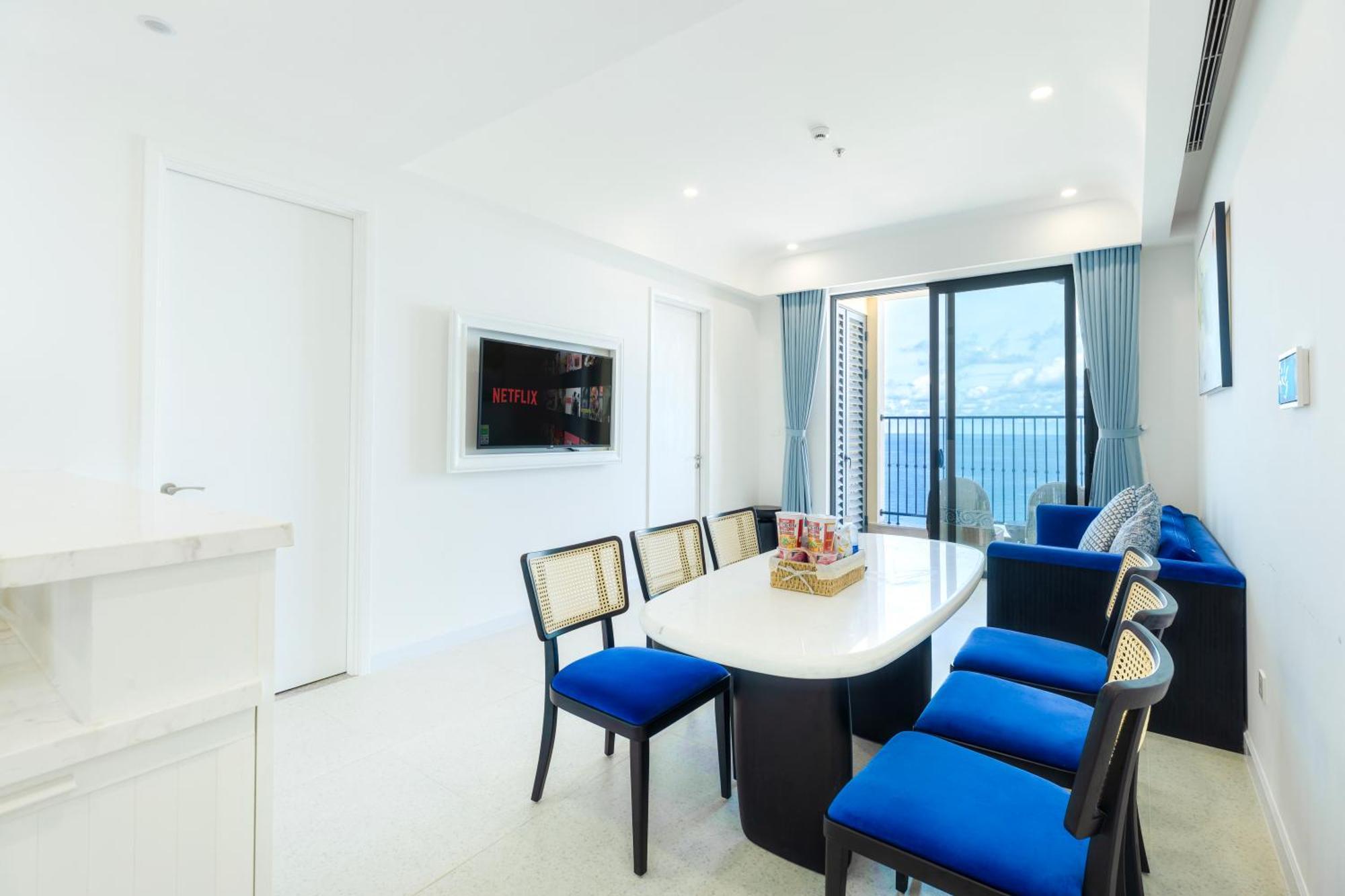 Seaside Fireworks Free Gym & Pool Apartment