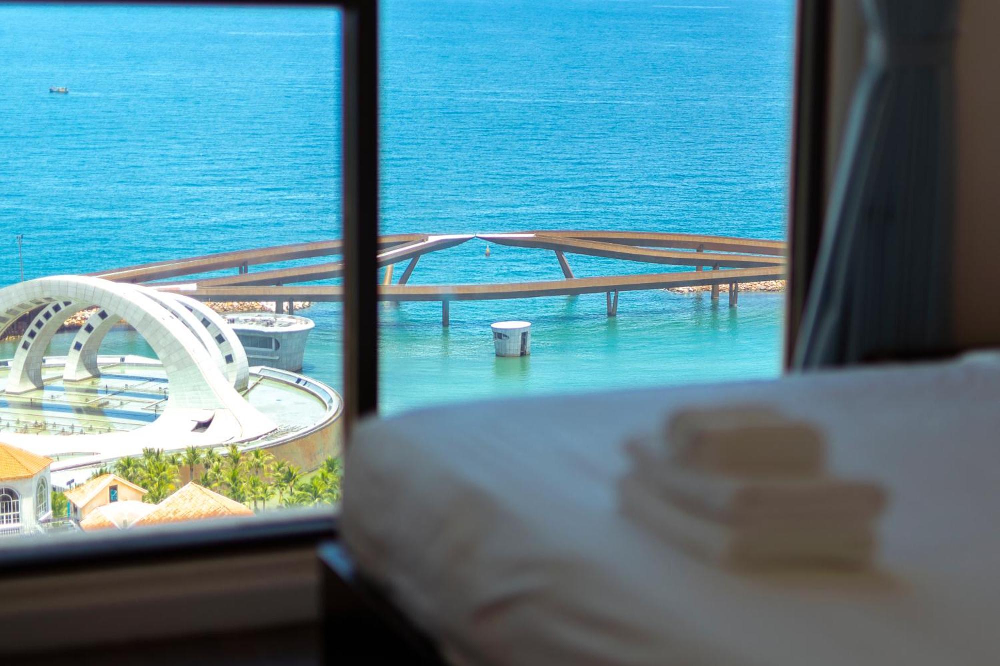 Seaside Fireworks Free Gym & Pool Apartment