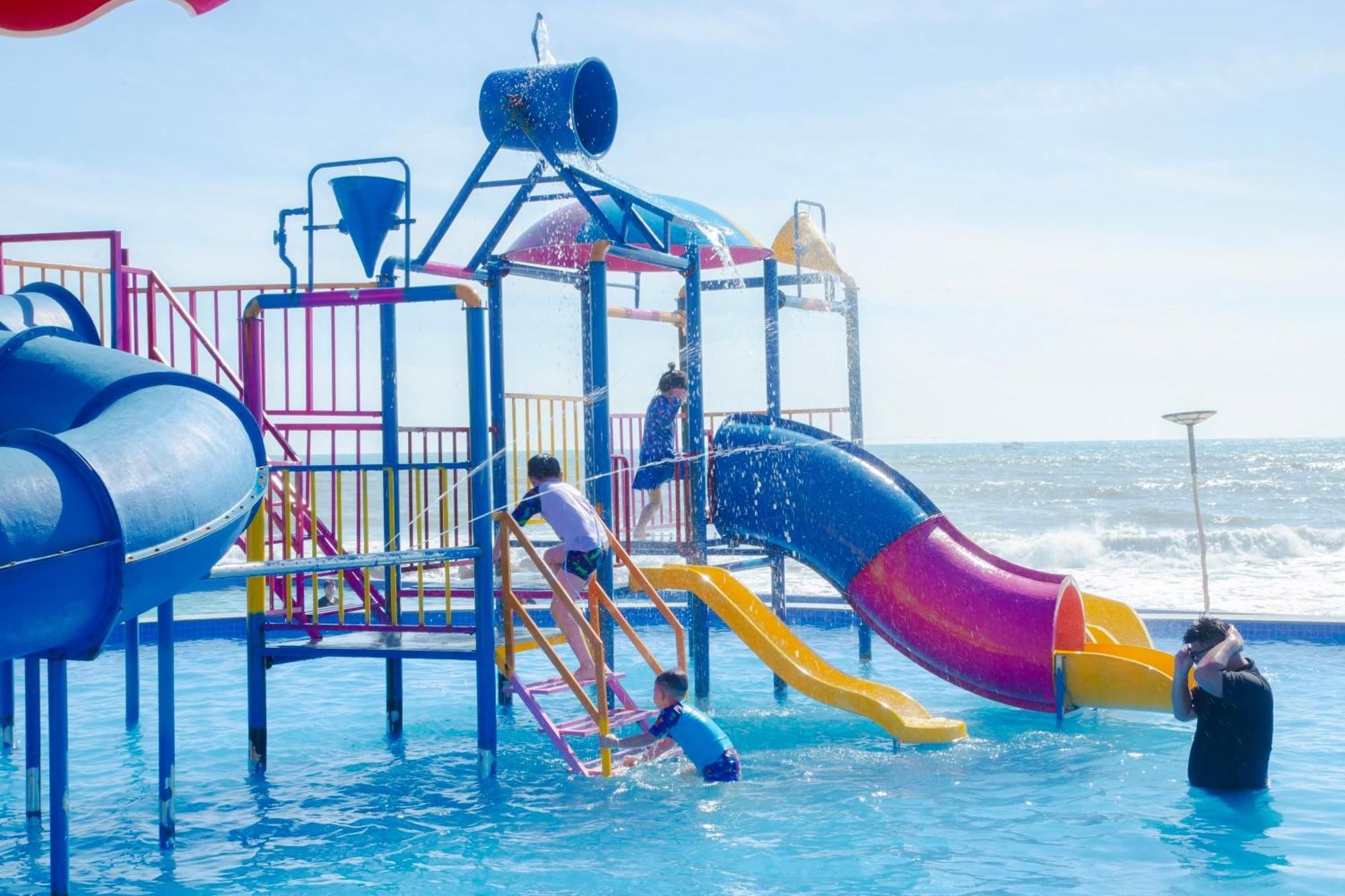 Resort Adora Bay 4*