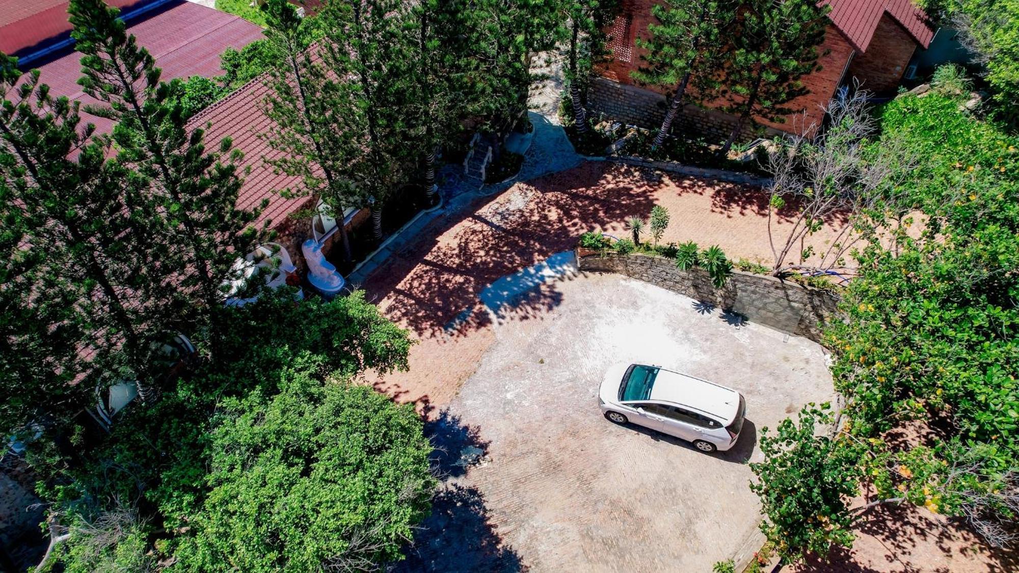 Resort Adora Bay 4*