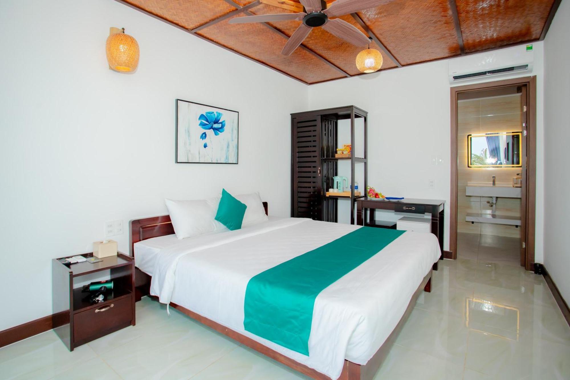 Adora Bay Resort Ke Ga