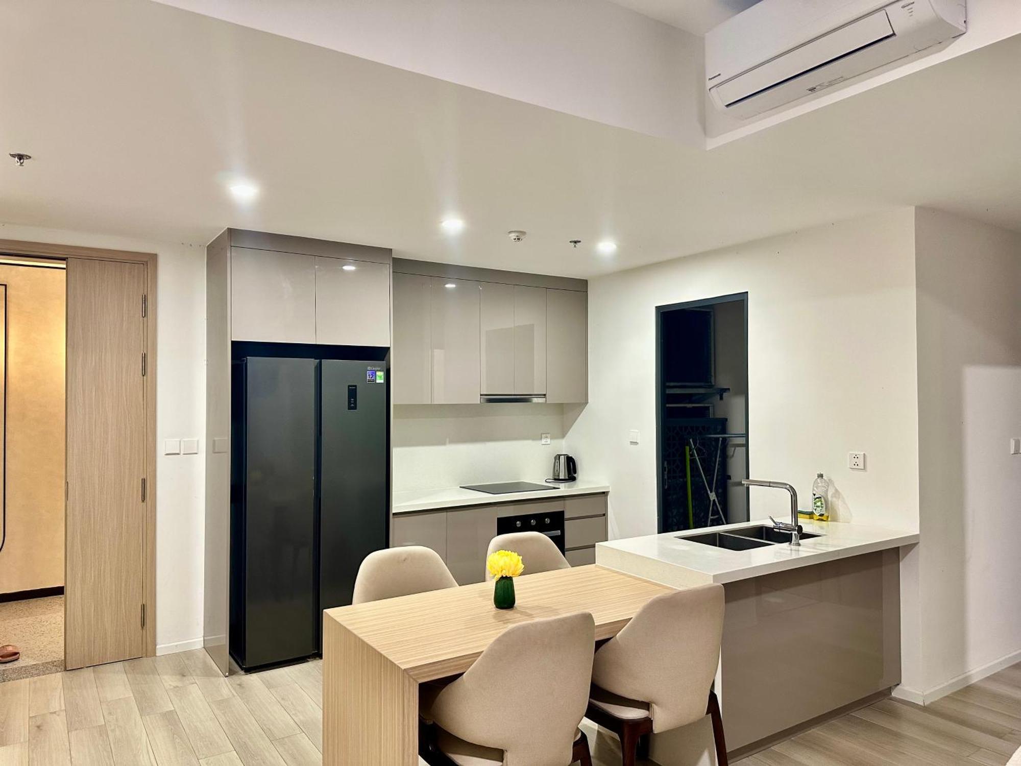 Helen 5 Star Long Binh