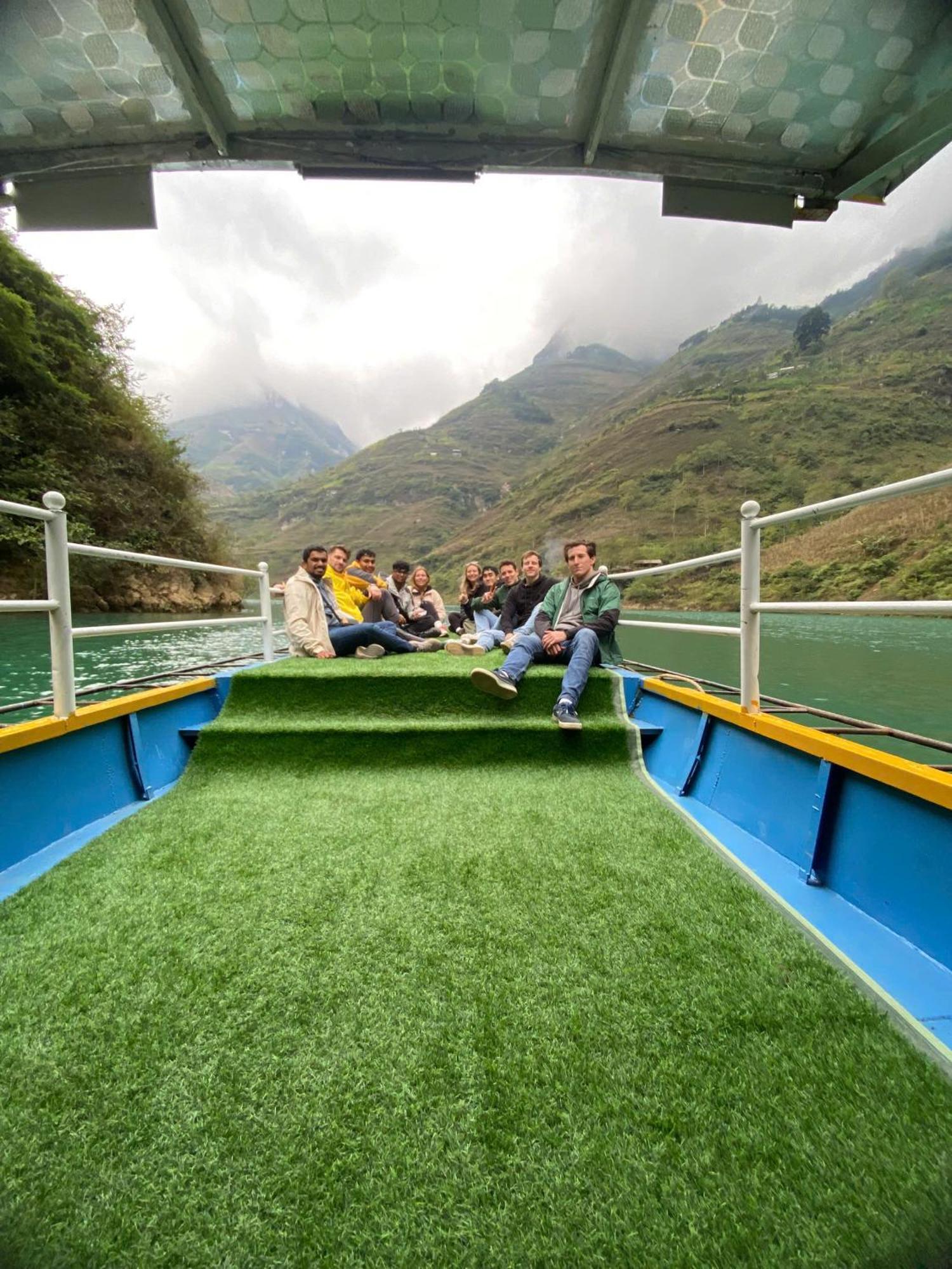 Andy Hoang Riverside Bar Restaurant Music Beer & Hotel Ha Giang