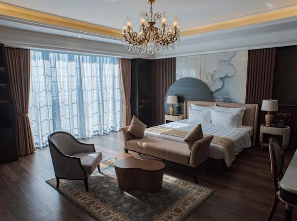Victoria * Ha Long