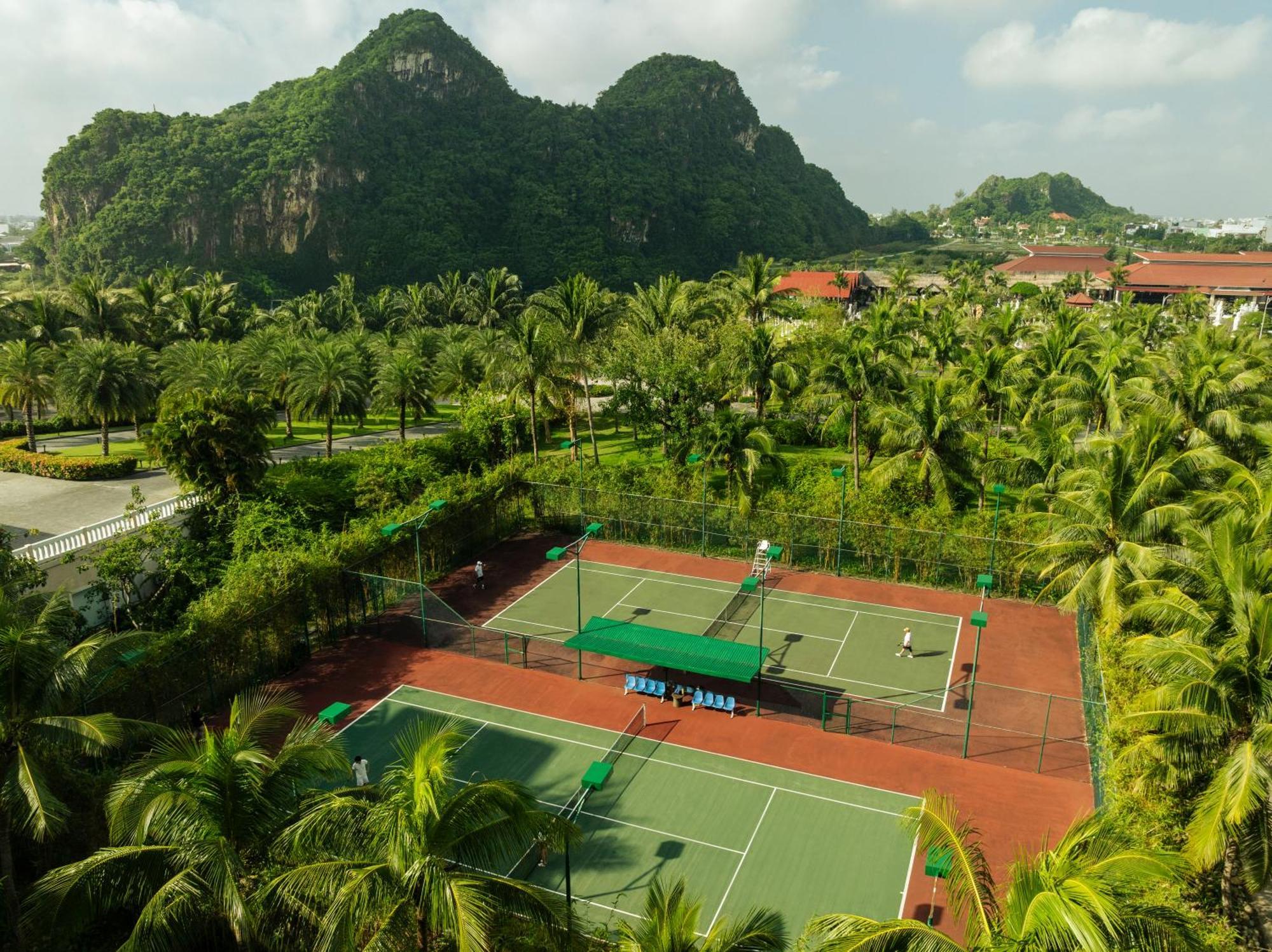 Resort Marriott & 5*