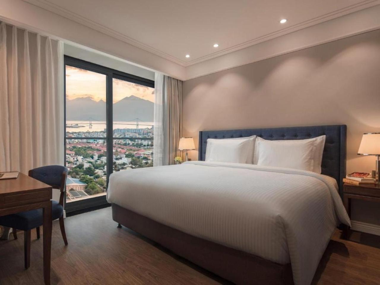 Beachfront Luxury - Rooftop Pool - Da Nang