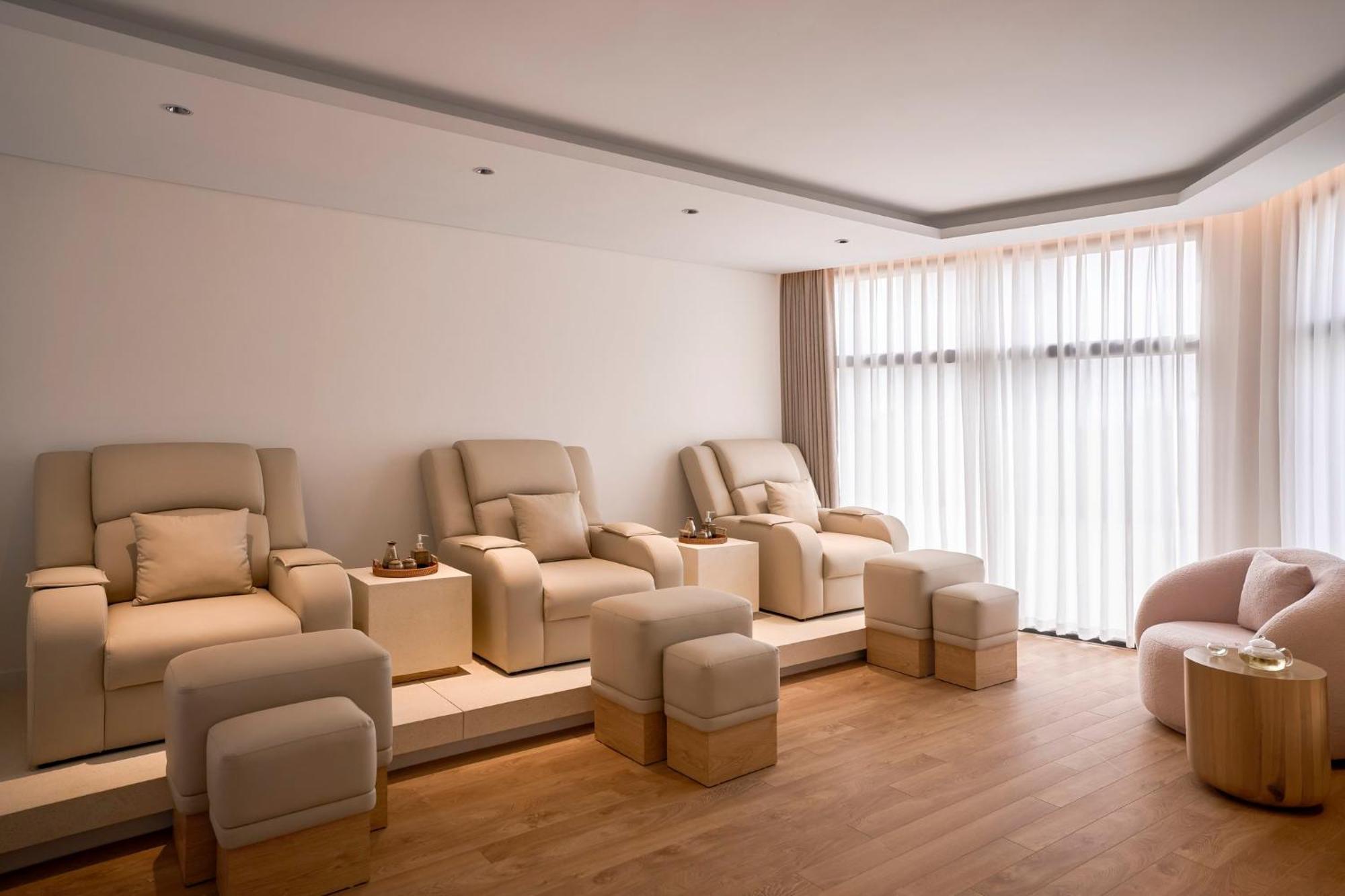Crowne Plaza Centre By Ihg Hotel 5*