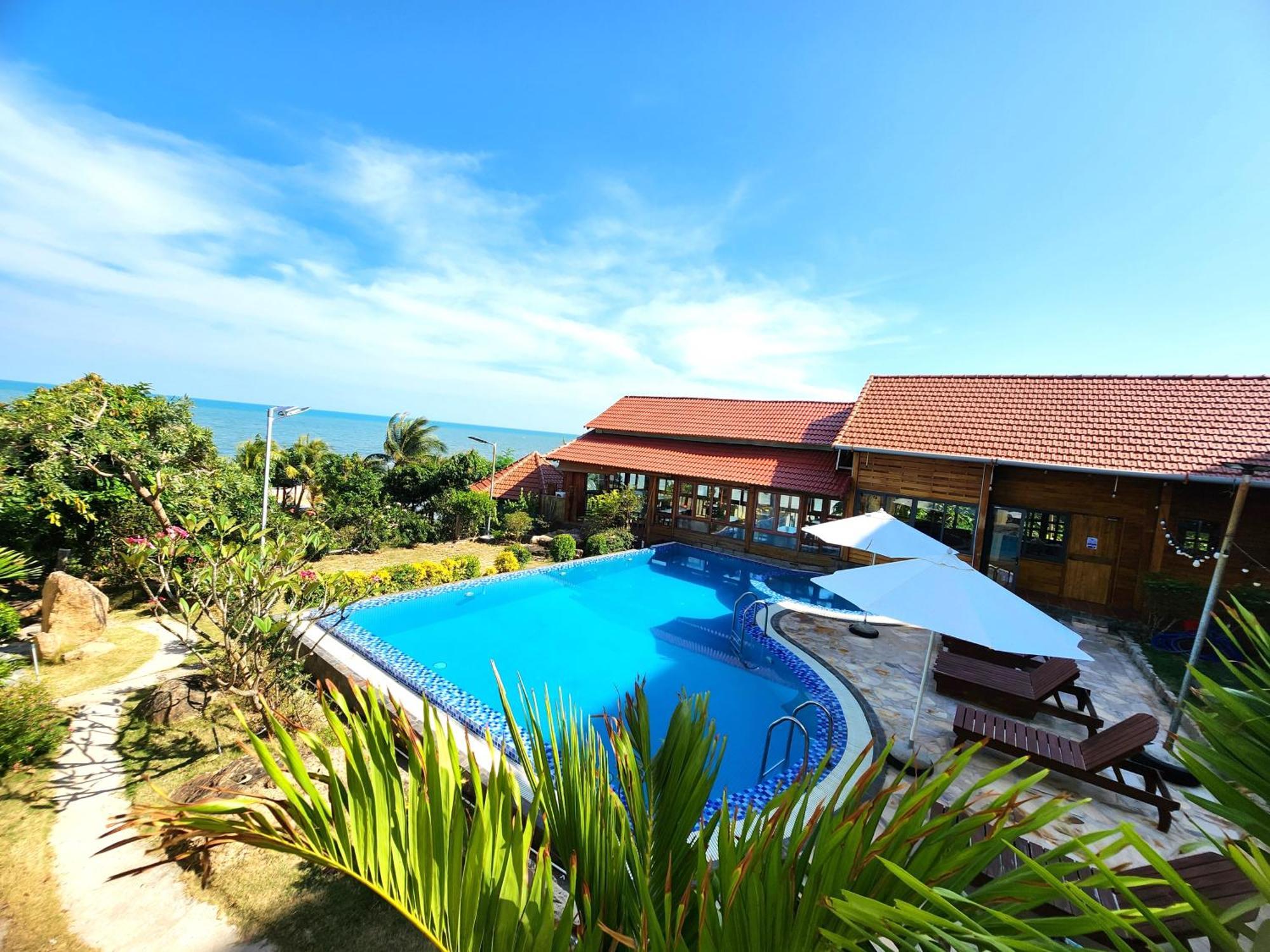 Sunny Shore Resort *