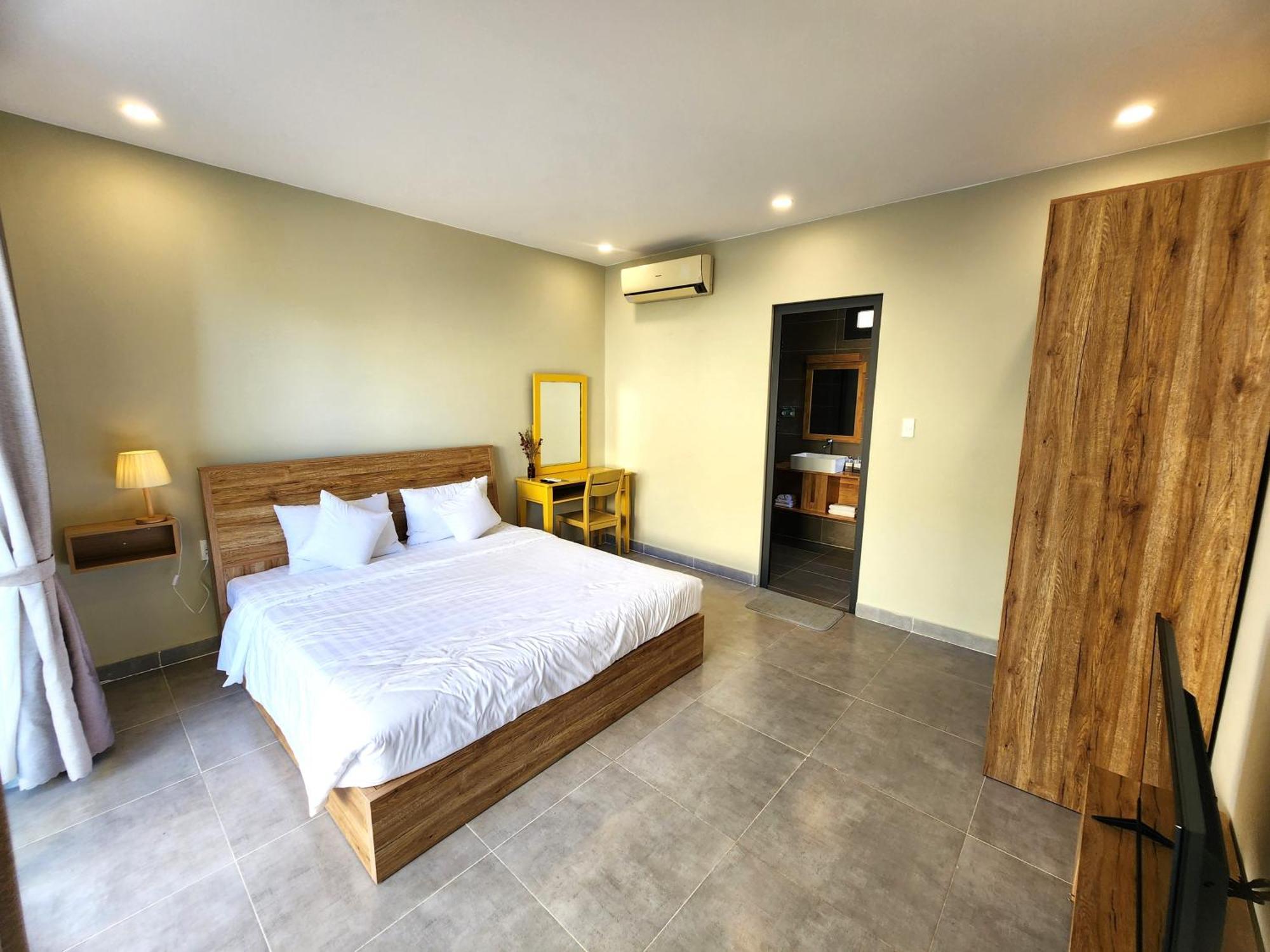 Sunny Shore Resort