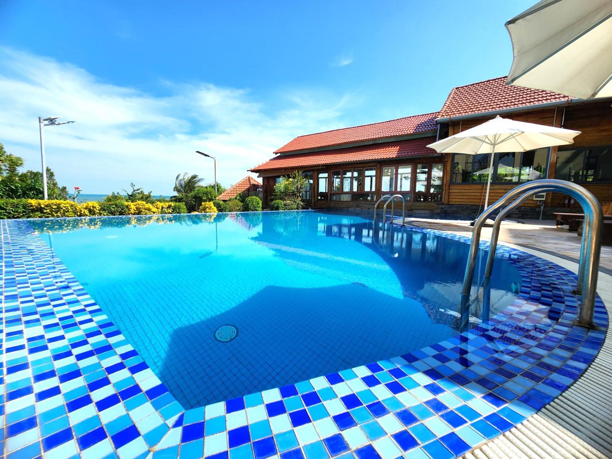 Sunny Shore Resort *