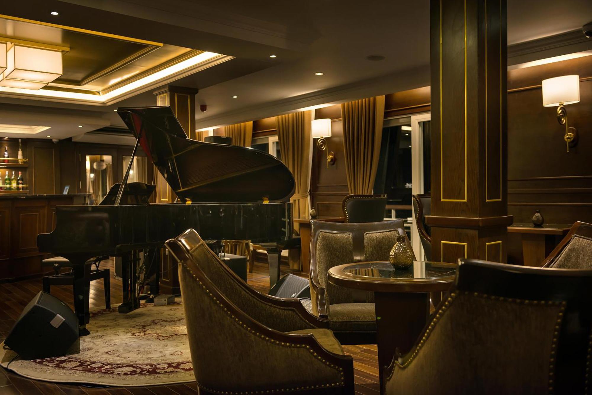 Paradise Elegance Cruise Halong 5* Ha Long