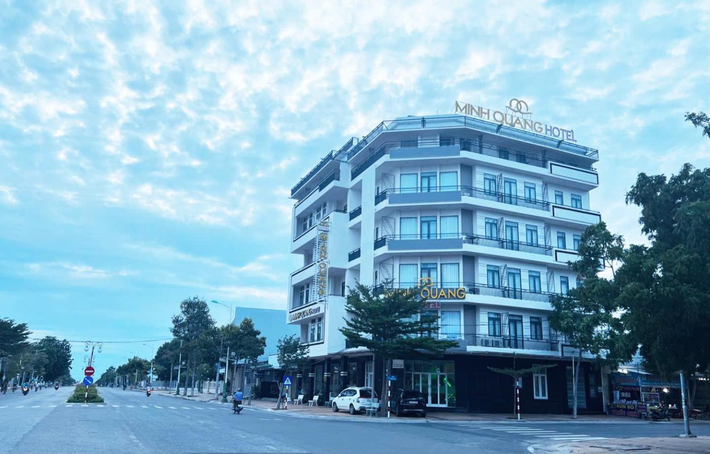 Hotel Khach San Minh Quang 2*