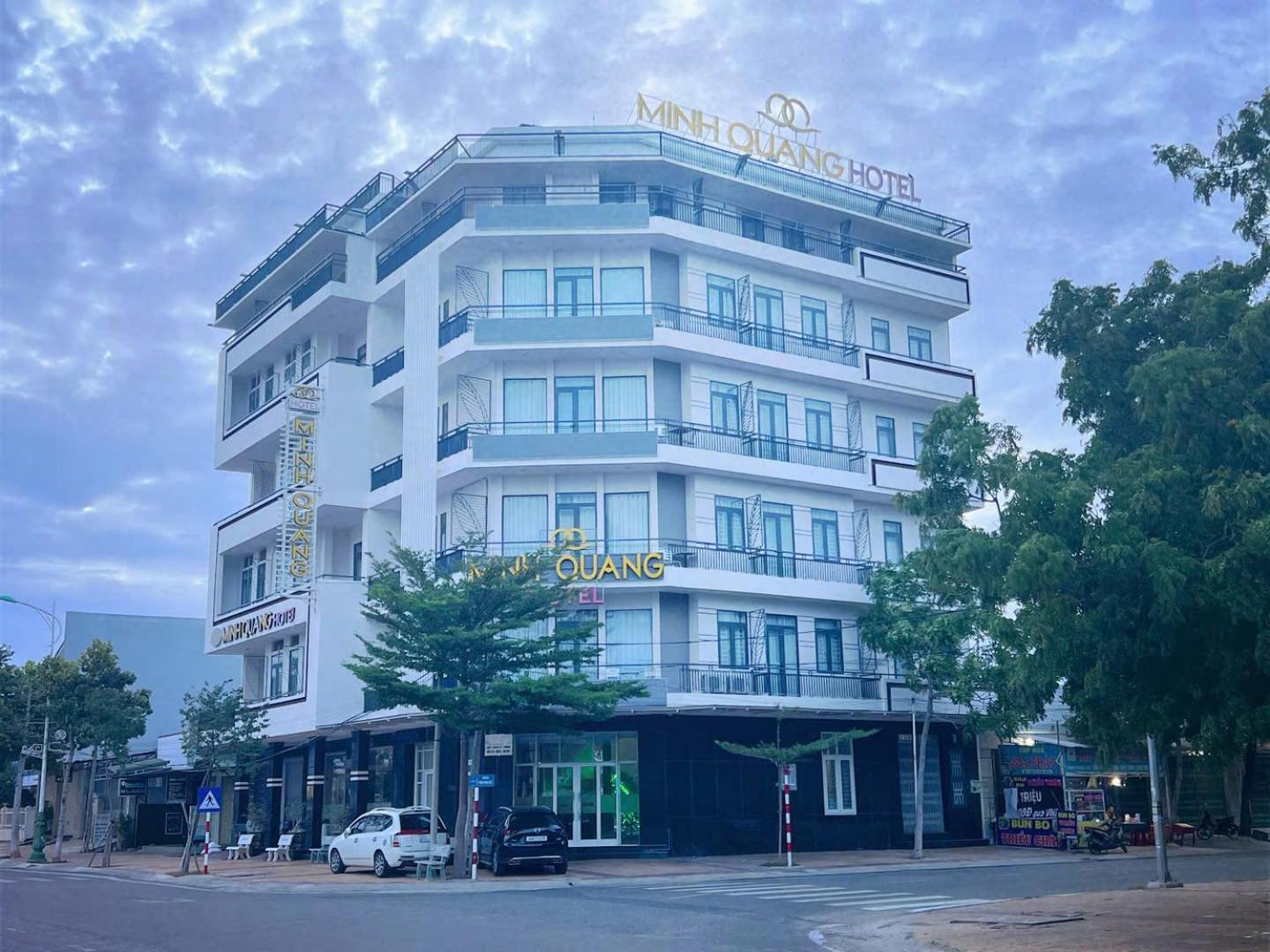 Khach San Minh Quang Hotel