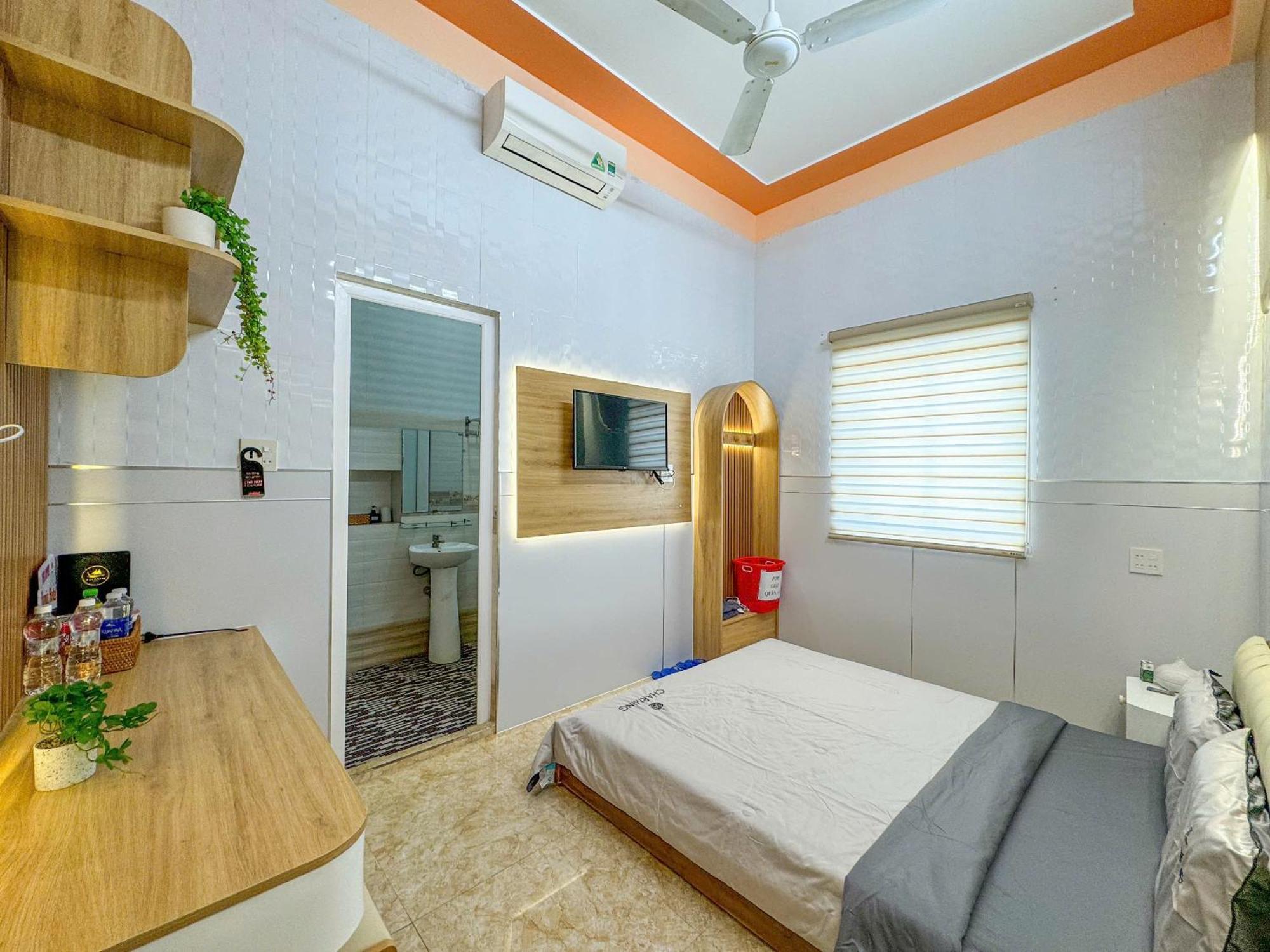 La Min - Dao Phu Quy Hotel *