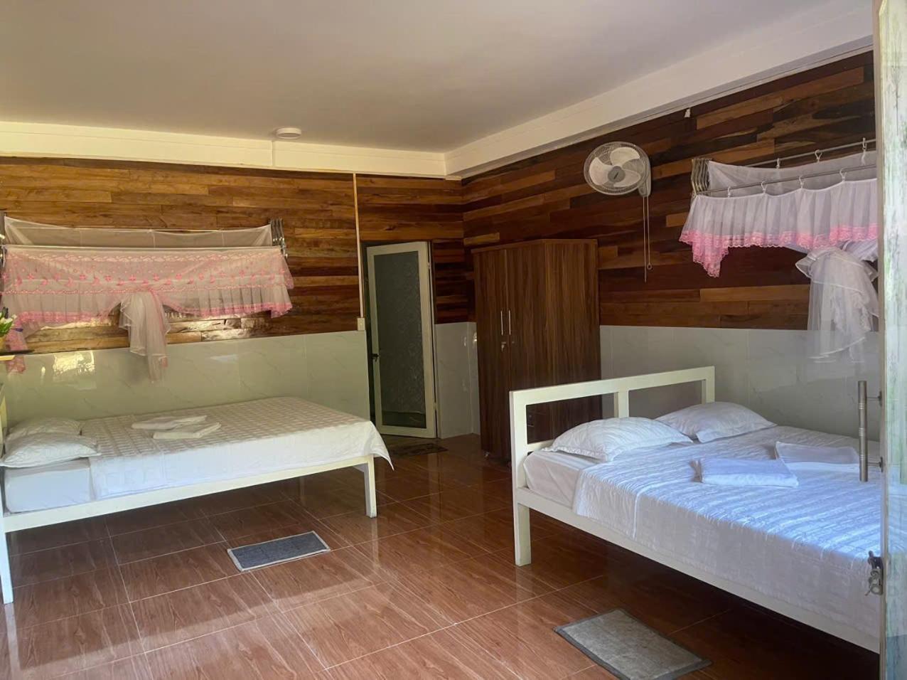 Rice Straw Lodge- Resort Quan Tom