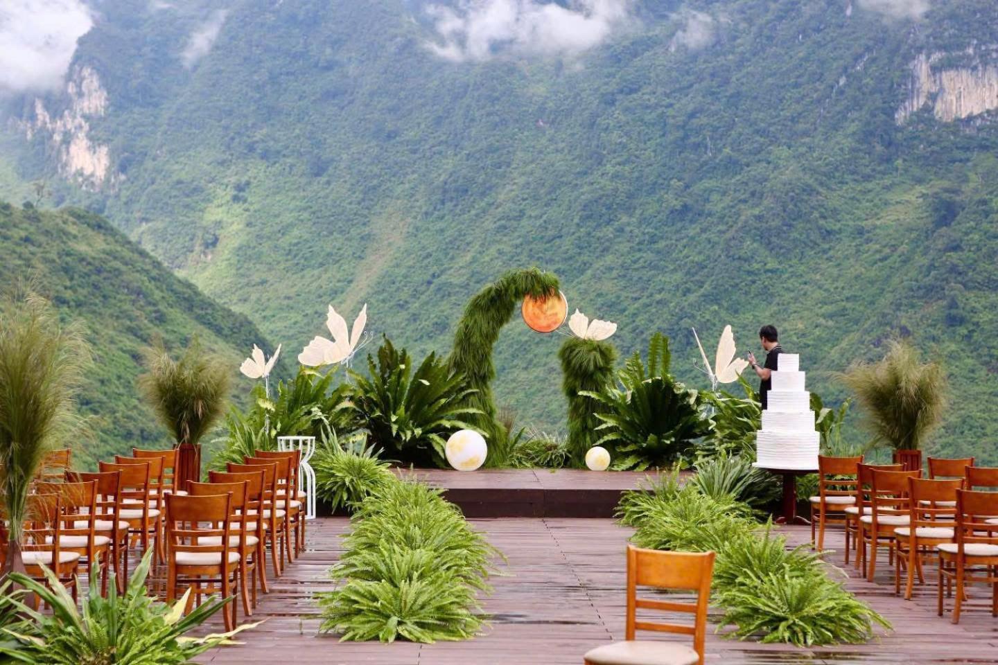 H'mong Village Resort 4*