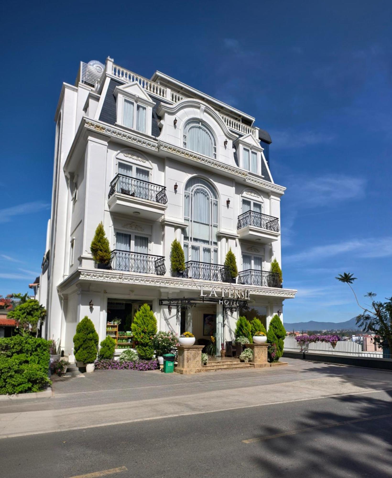 Hotel La Pense'e - 2*