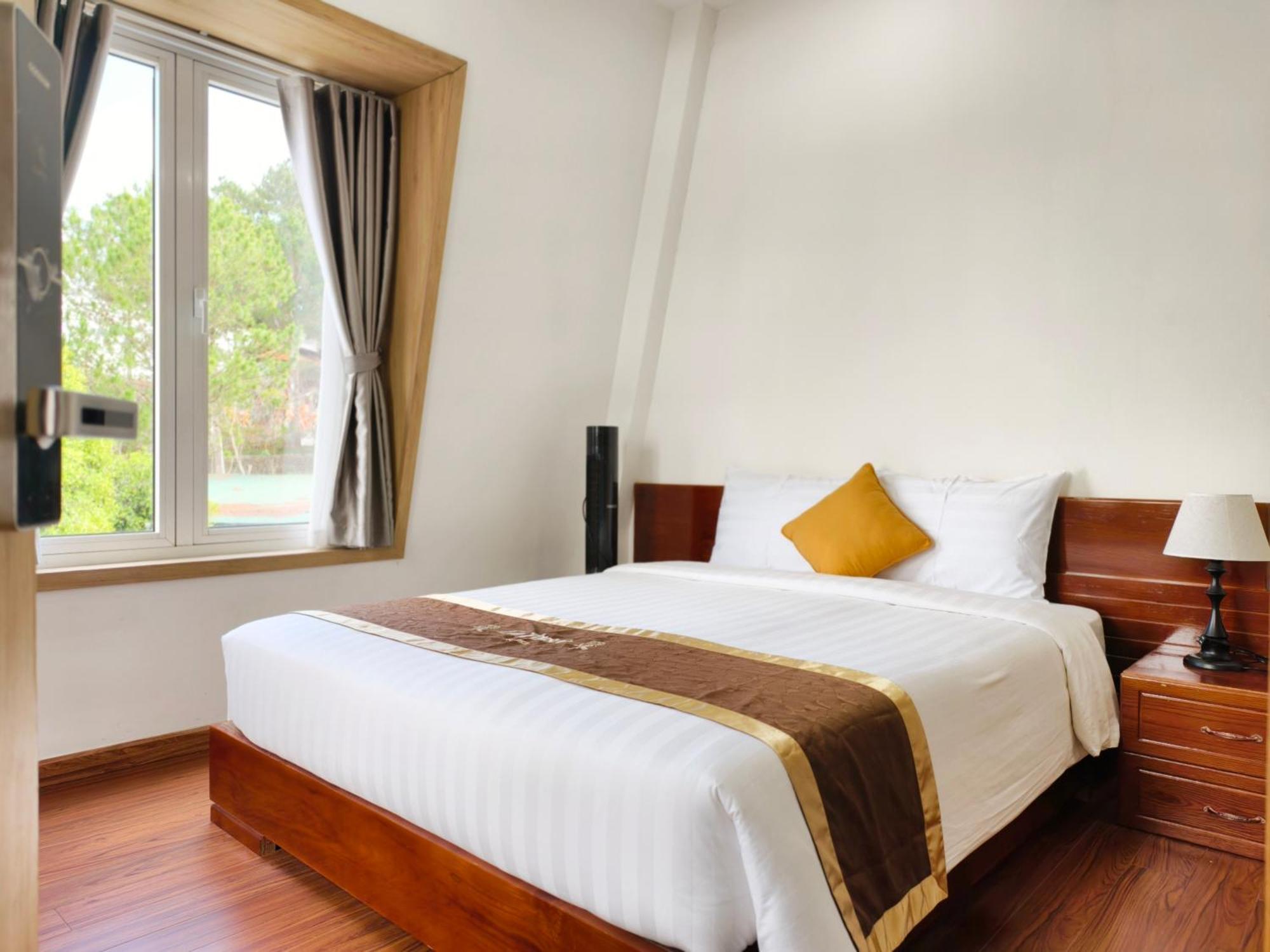 Hotel La Pense'e - 2*