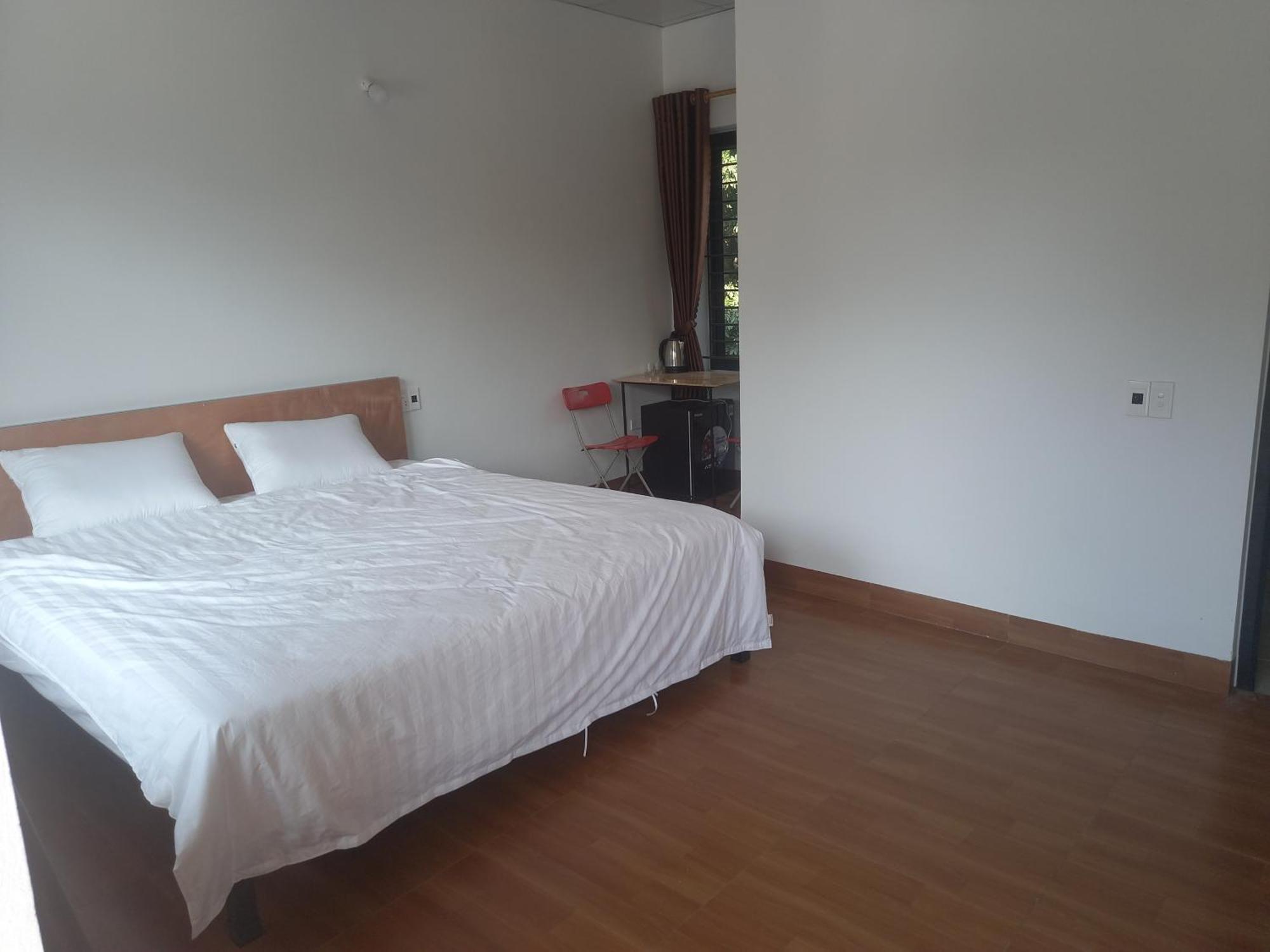 Trang An Pristine View Apartment *
