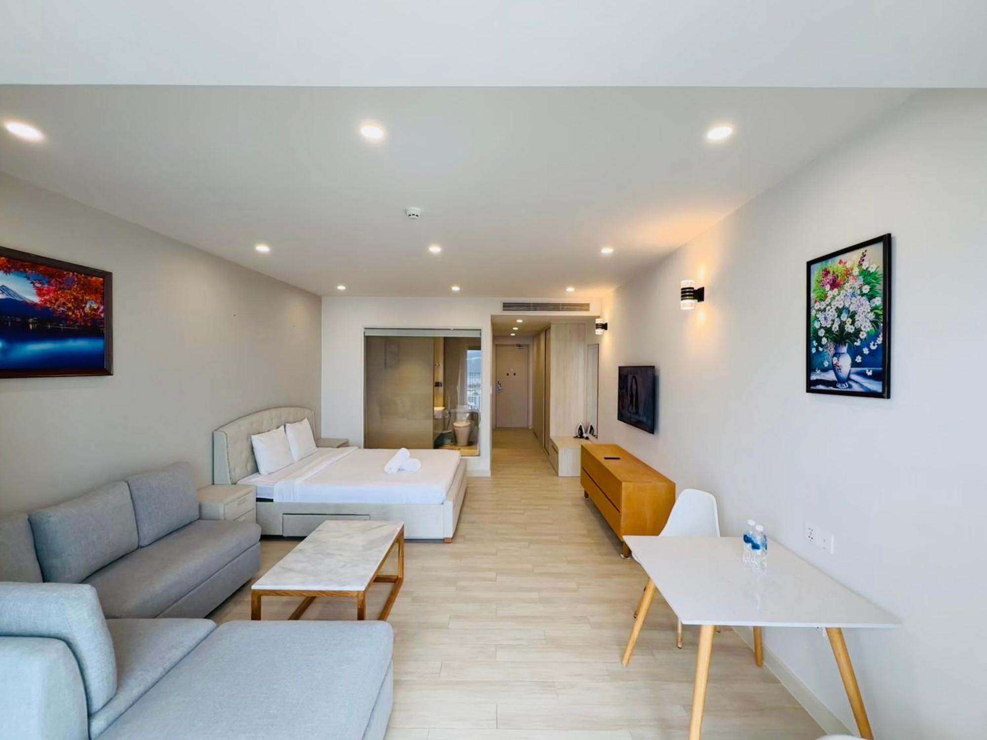 Gold Coast Luxury - Ocean View Apartment