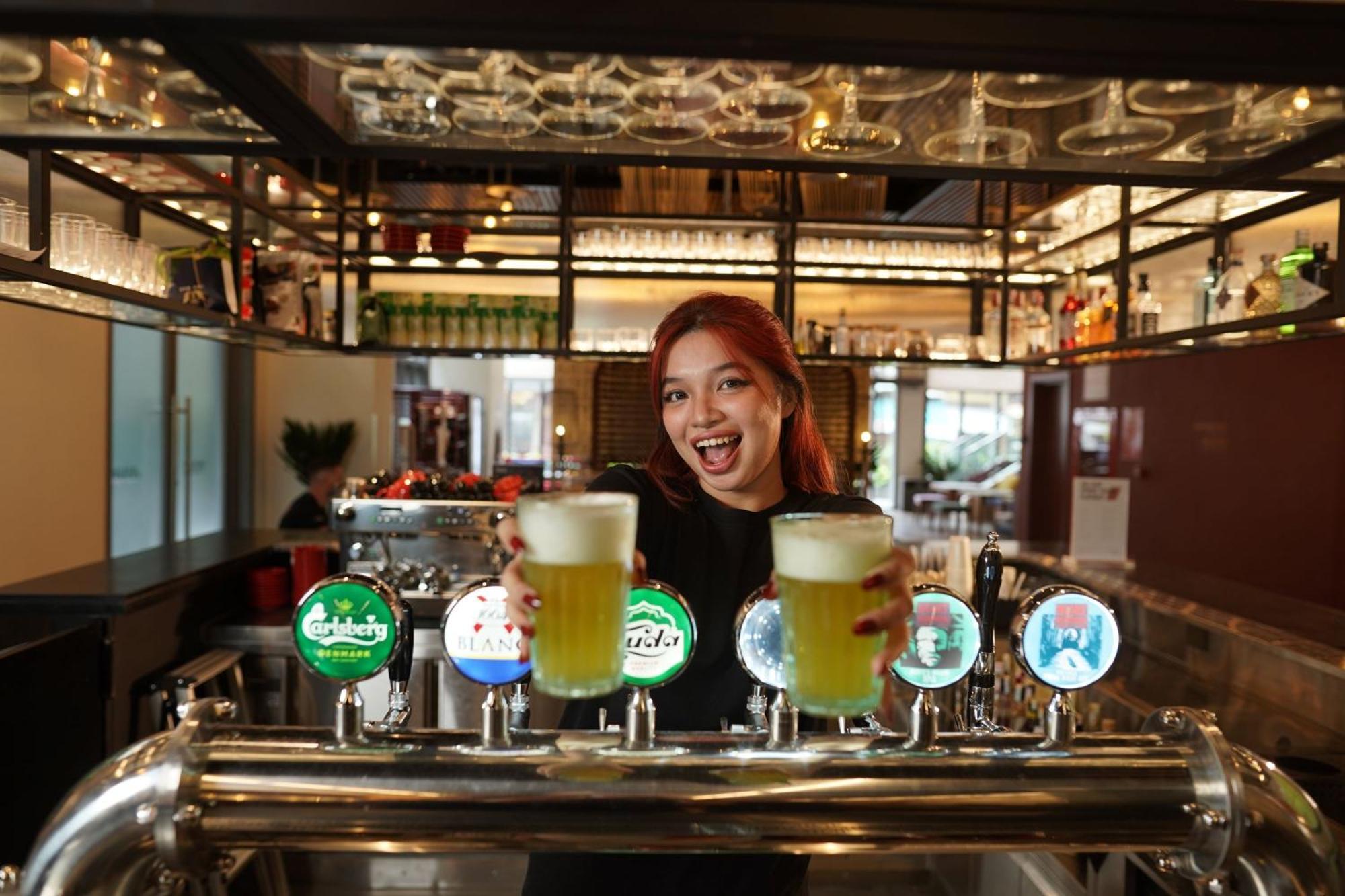 Wink - 24hrs & Rooftop Pool Bar Khách sạn