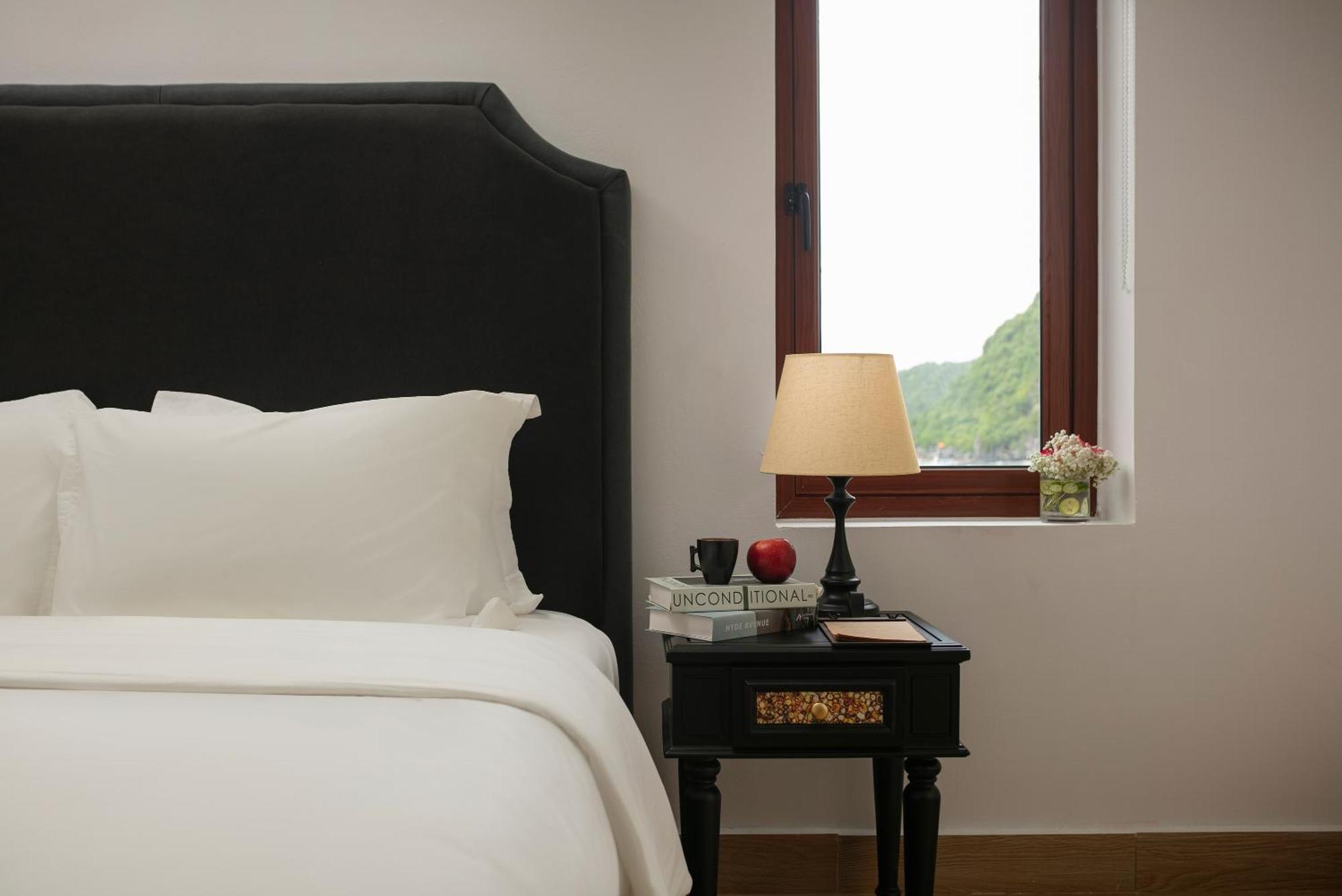 The Luxurious 4-bedroom By Maison Cat Ba Khách sạn Chan Chau