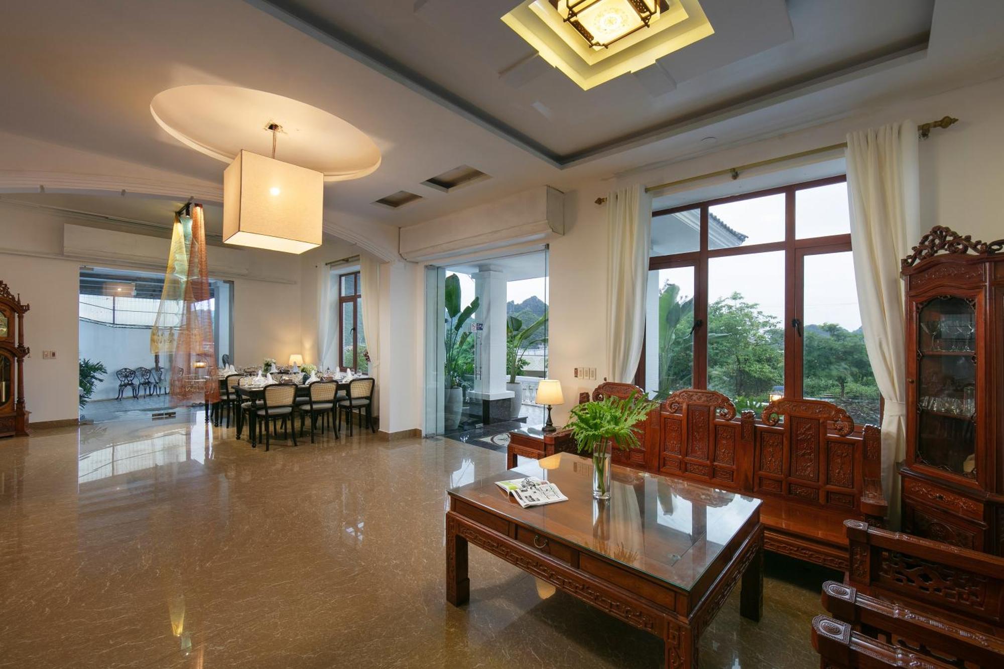 Khách sạn The Luxurious 4-bedroom By Maison Cat Ba Chan Chau