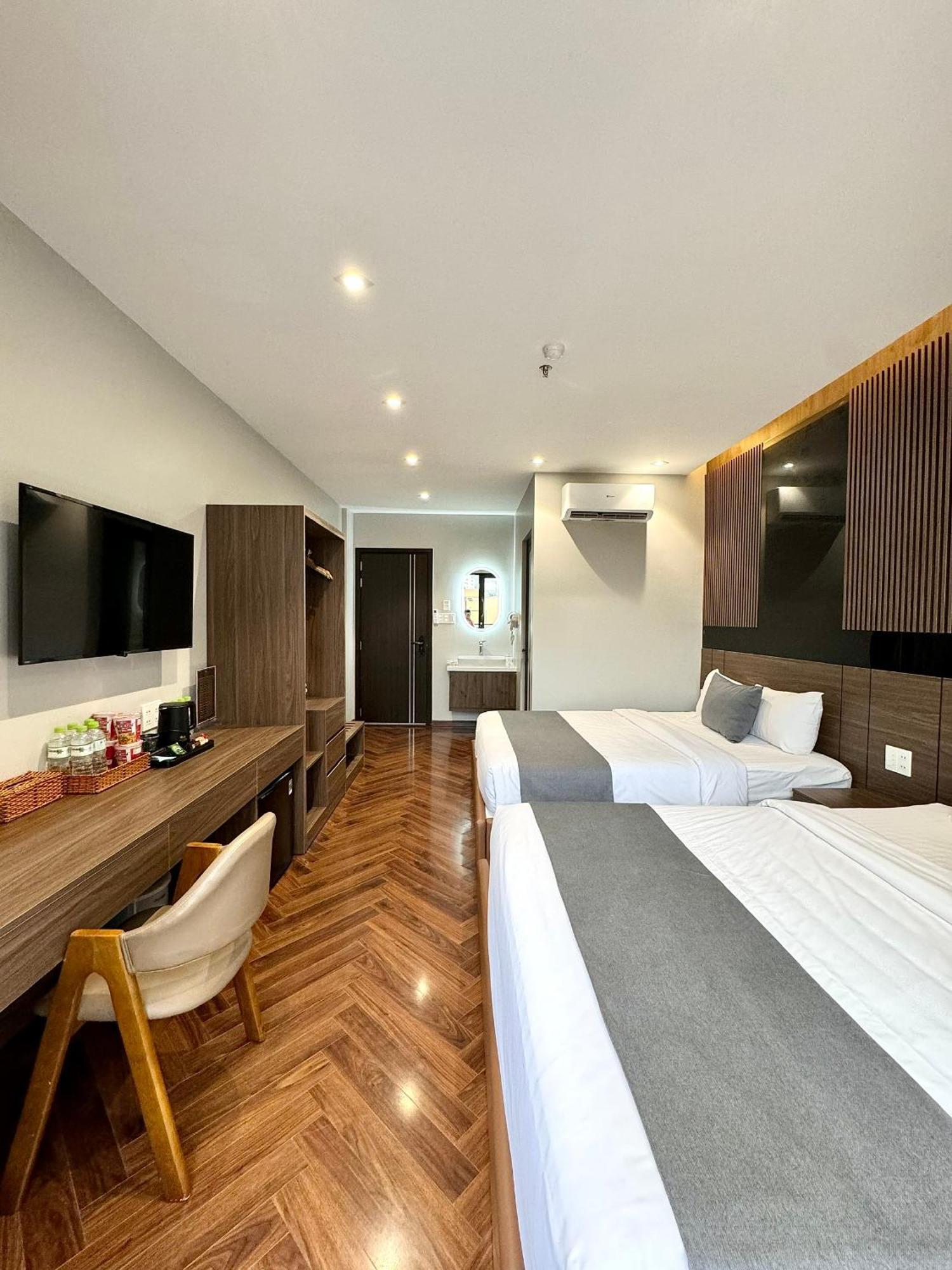 Long 2 Hotel