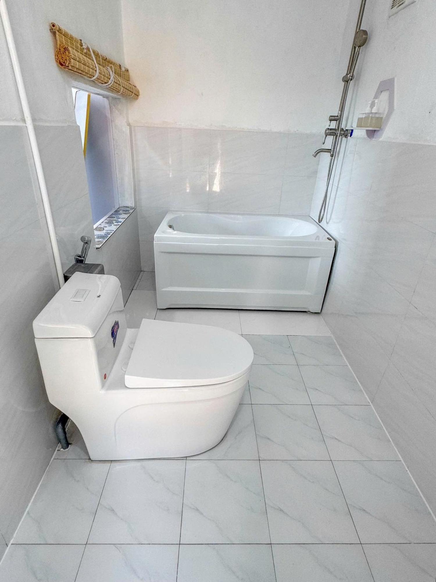 Khách sạn Long Vi - Dao Phu Quy 3*