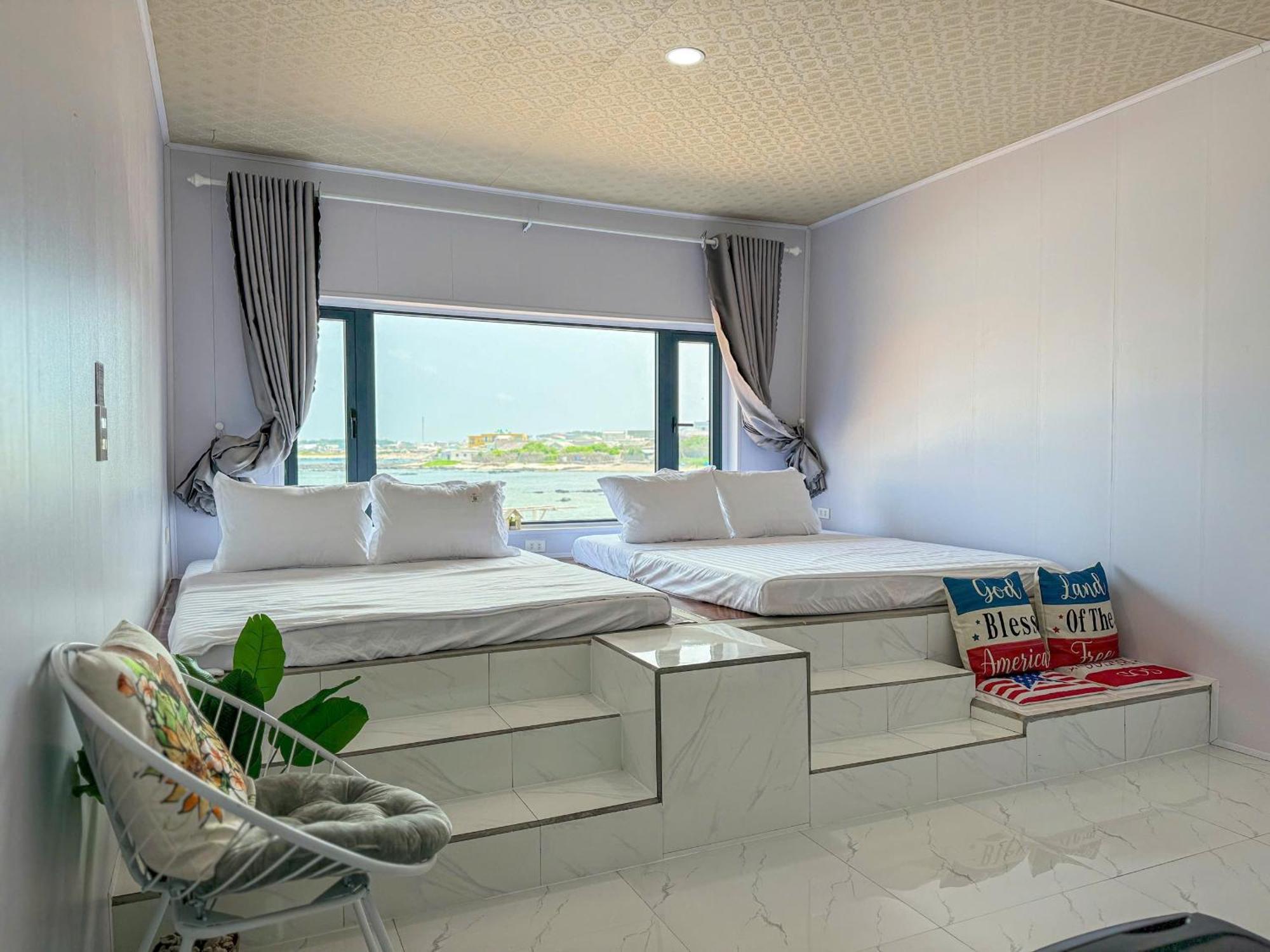 Khách sạn Long Vi - Dao Phu Quy