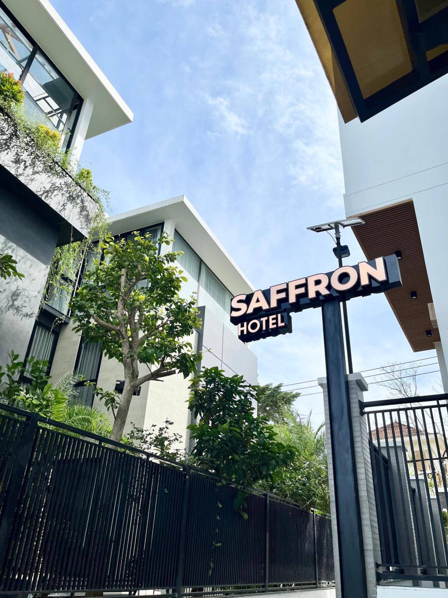 Saffron Khách sạn *